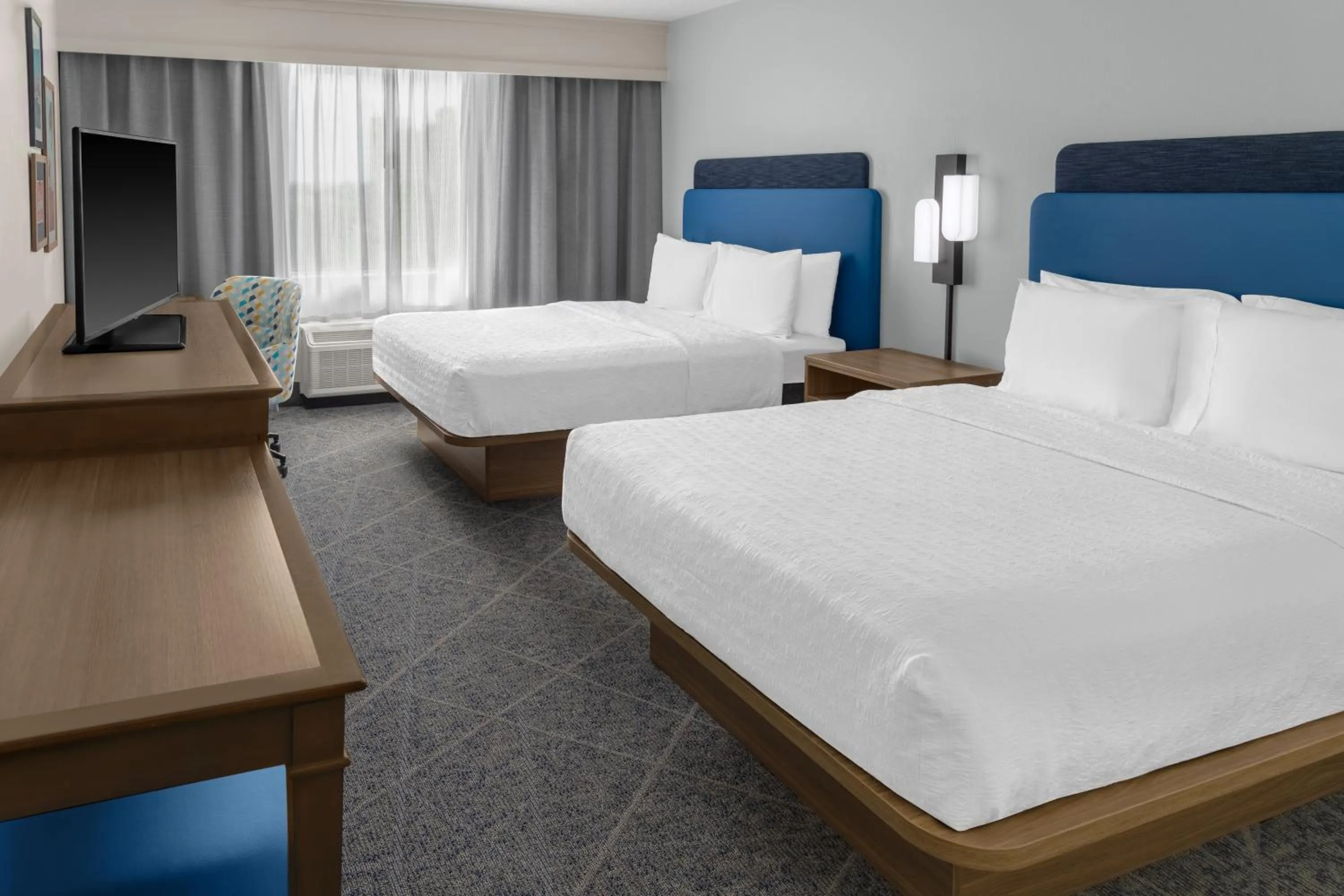 Bedroom, Bed in Hampton Inn Fort Lauderdale Downtown Las Olas Area