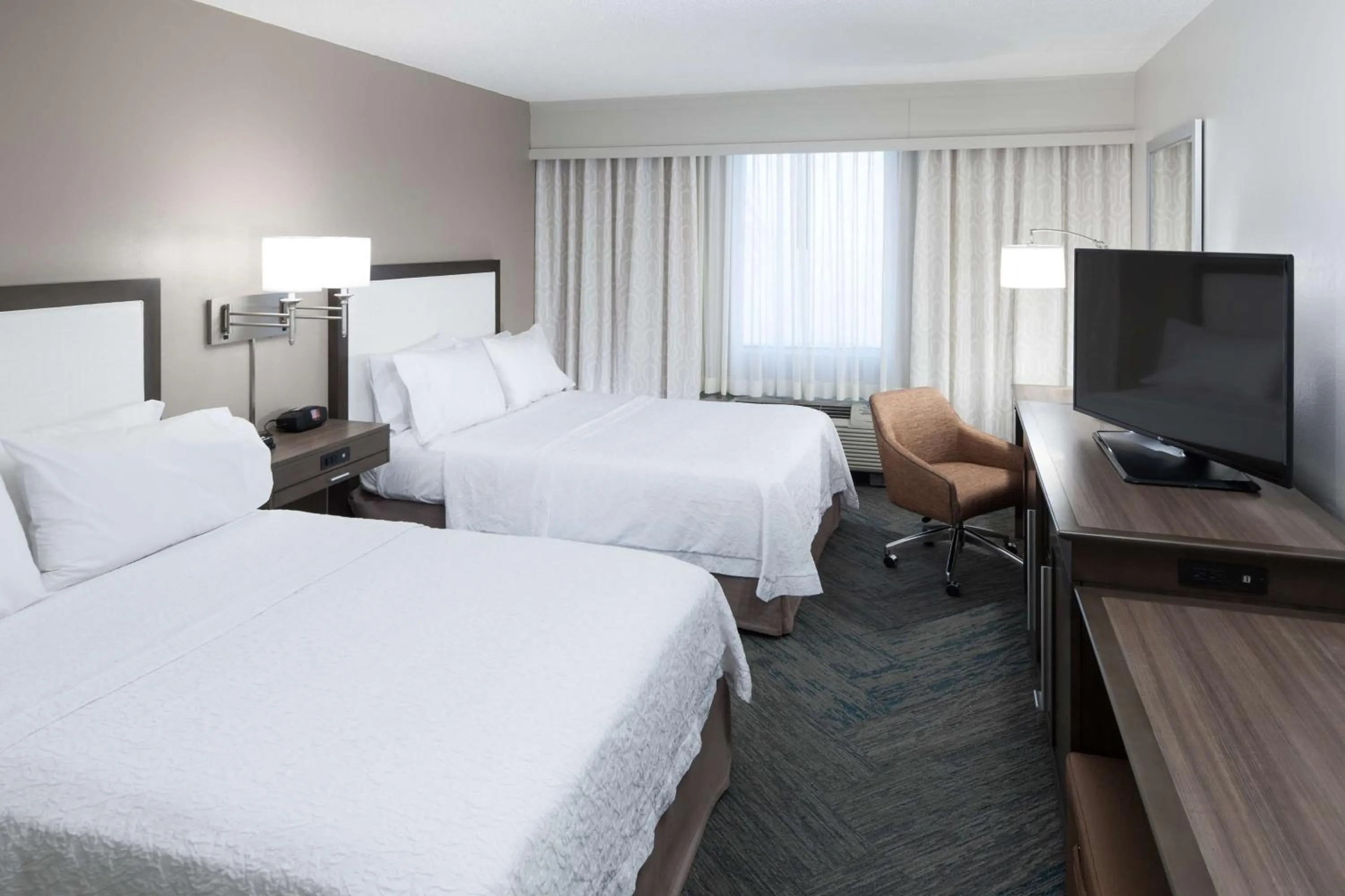 Bed in Hampton Inn Fort Lauderdale Downtown Las Olas Area