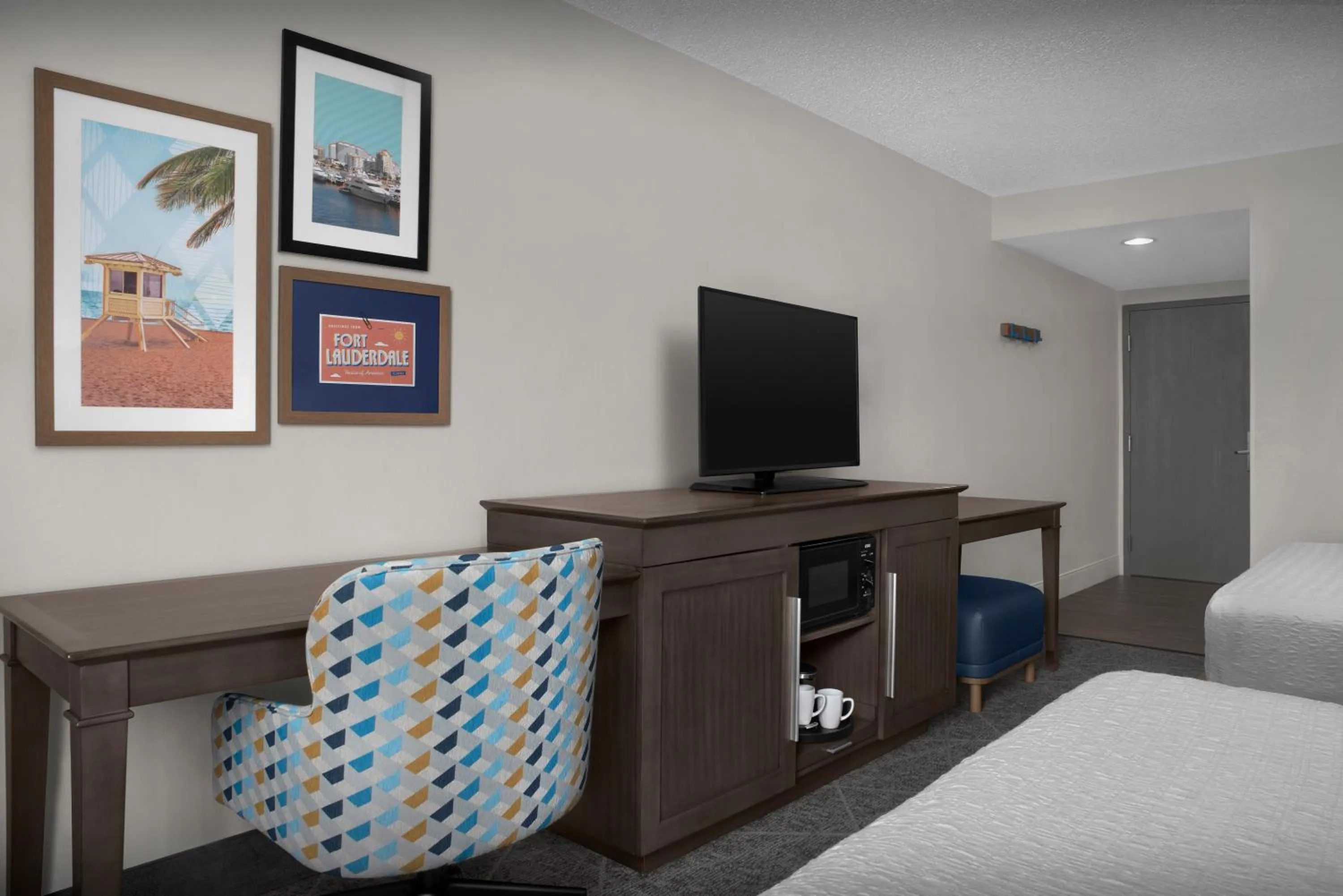 Bedroom, Bed in Hampton Inn Fort Lauderdale Downtown Las Olas Area