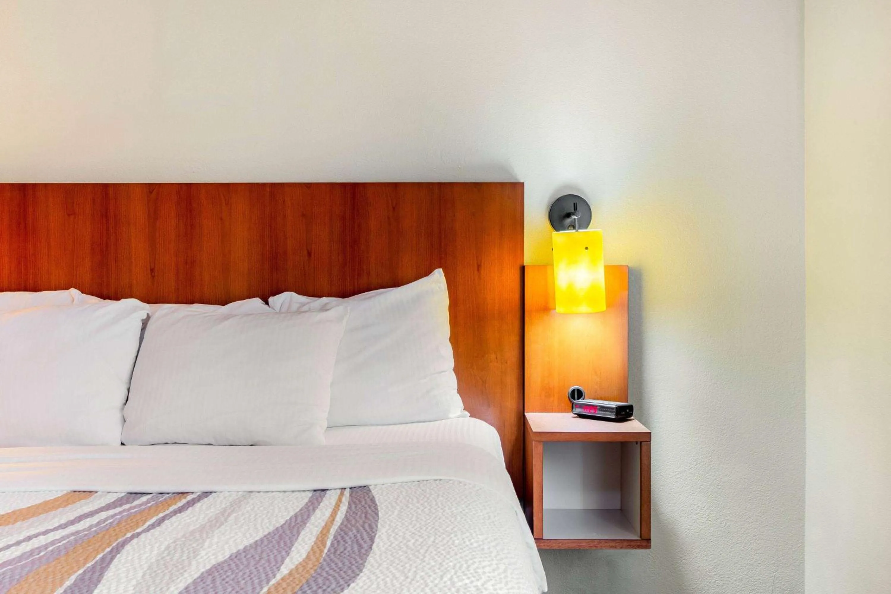 Bed in La Quinta by Wyndham Raleigh/Durham Southpoint