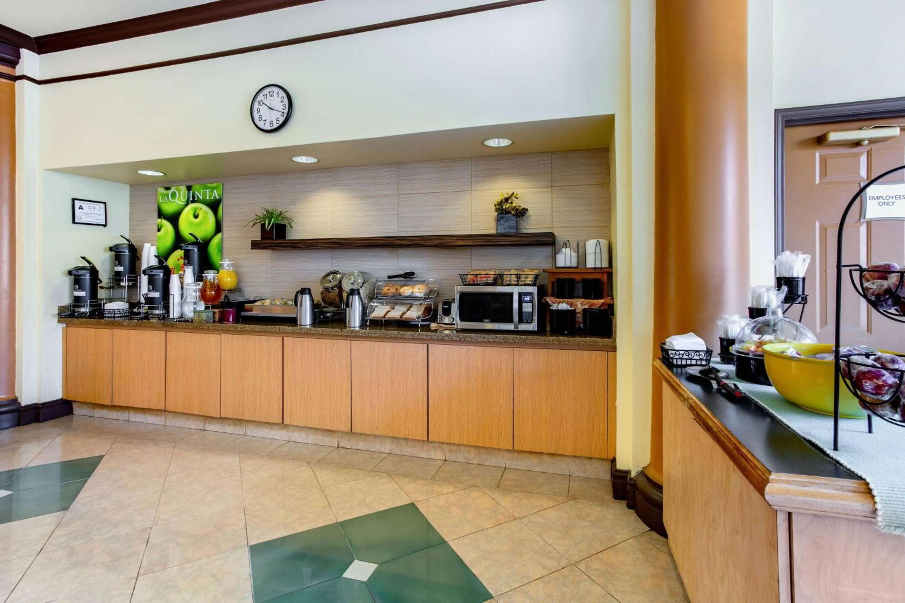 Breakfast in La Quinta by Wyndham Raleigh/Durham Southpoint