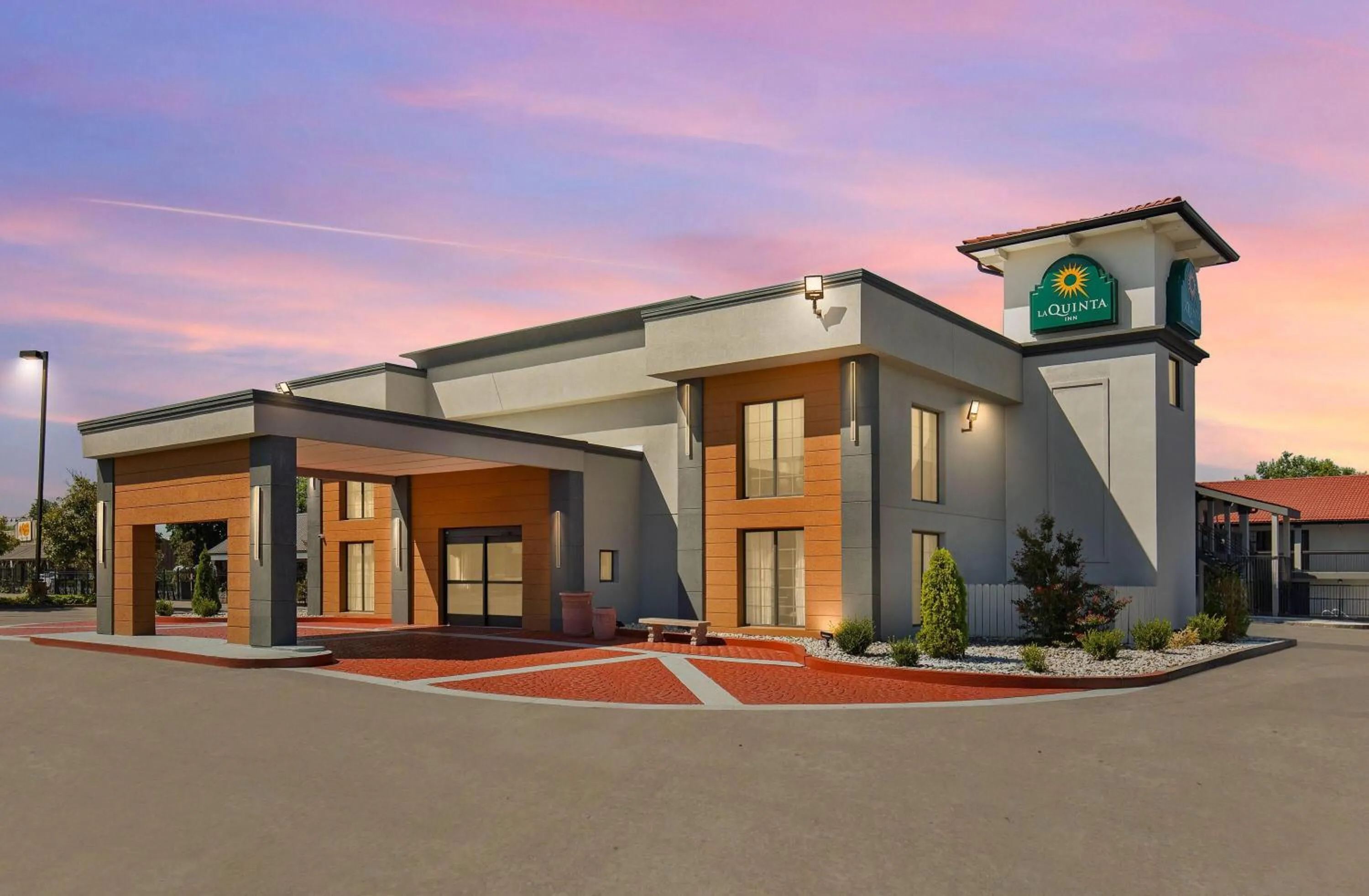 Property building in La Quinta Inn by Wyndham Nashville South