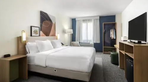 CLT Airport Inn & Suites