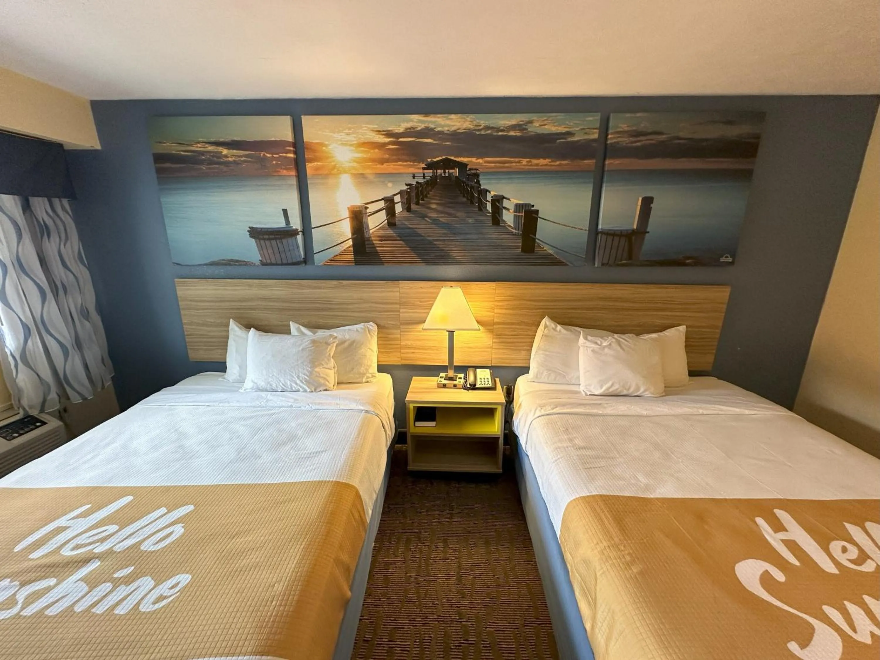 Bed in Days Inn by Wyndham Renfro Valley Mount Vernon