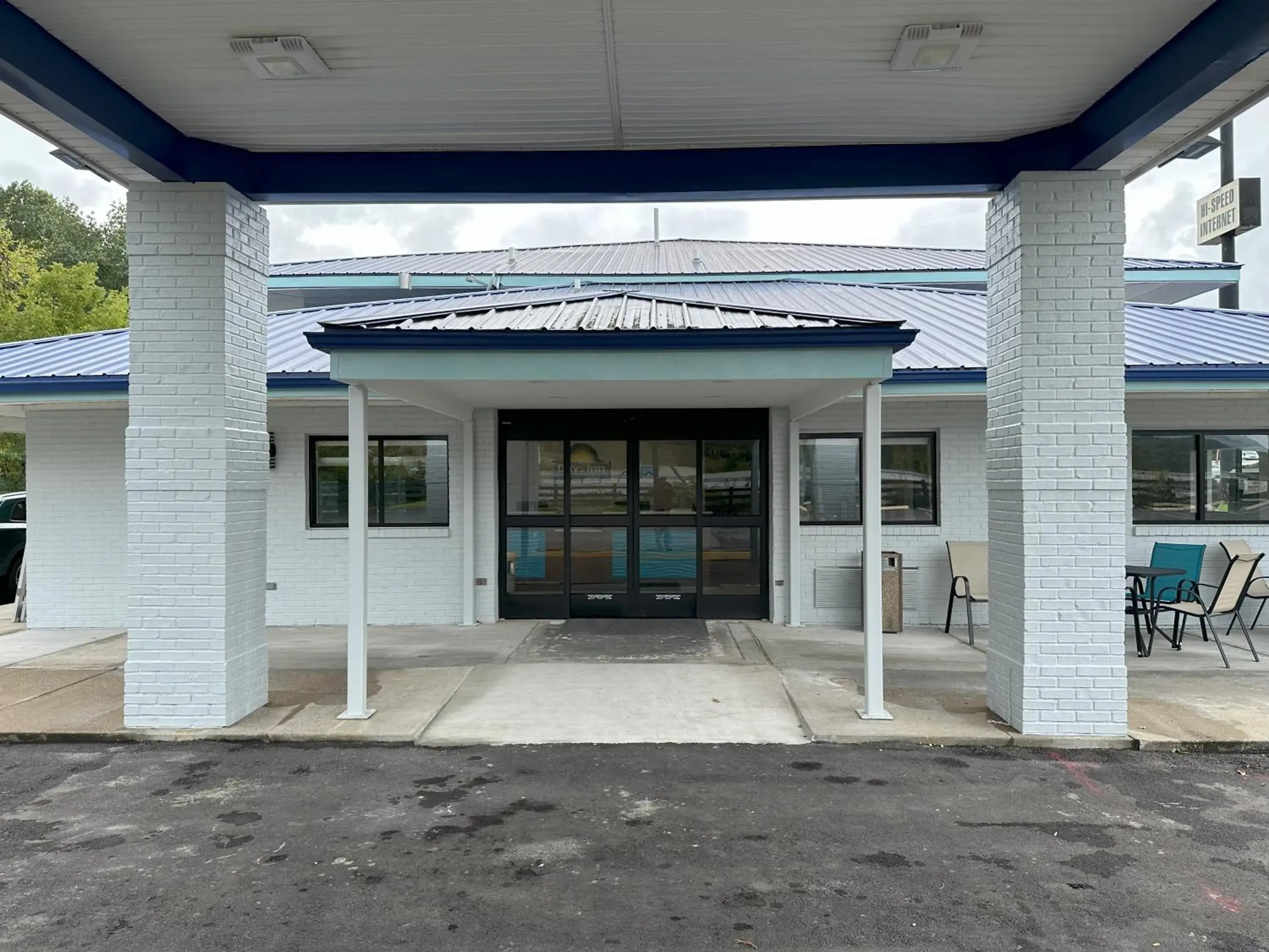 Facade/entrance in Days Inn by Wyndham Renfro Valley Mount Vernon Facade/entrance in Days Inn by Wyndham Renfro Valley Mount Vernon