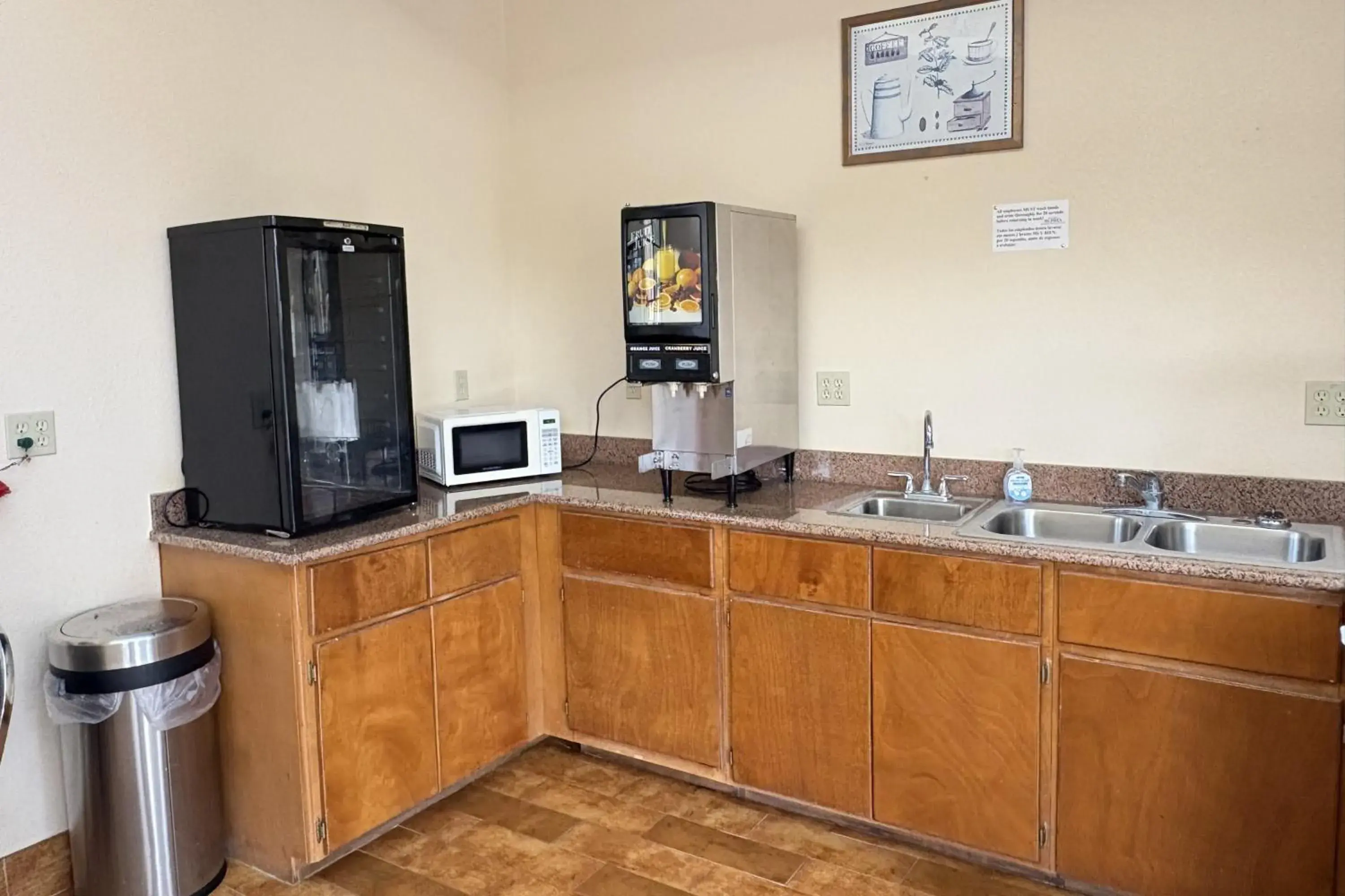Lobby or reception in Regency Inn & Suites By Capital O Houston IAH Airport Lobby or reception in Regency Inn & Suites By Capital O Houston IAH Airport
