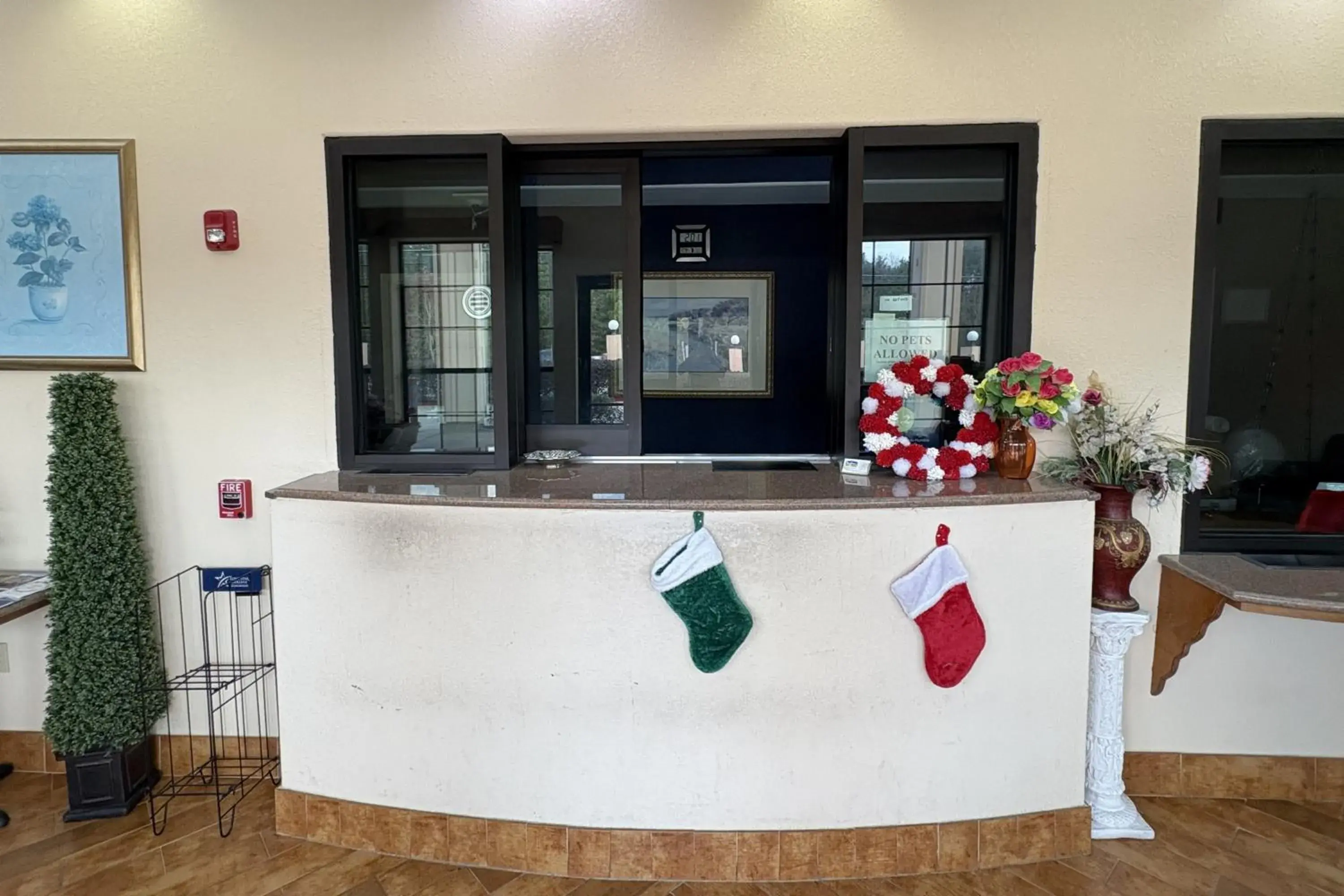 Lobby or reception in Regency Inn & Suites By Capital O Houston IAH Airport Lobby or reception in Regency Inn & Suites By Capital O Houston IAH Airport