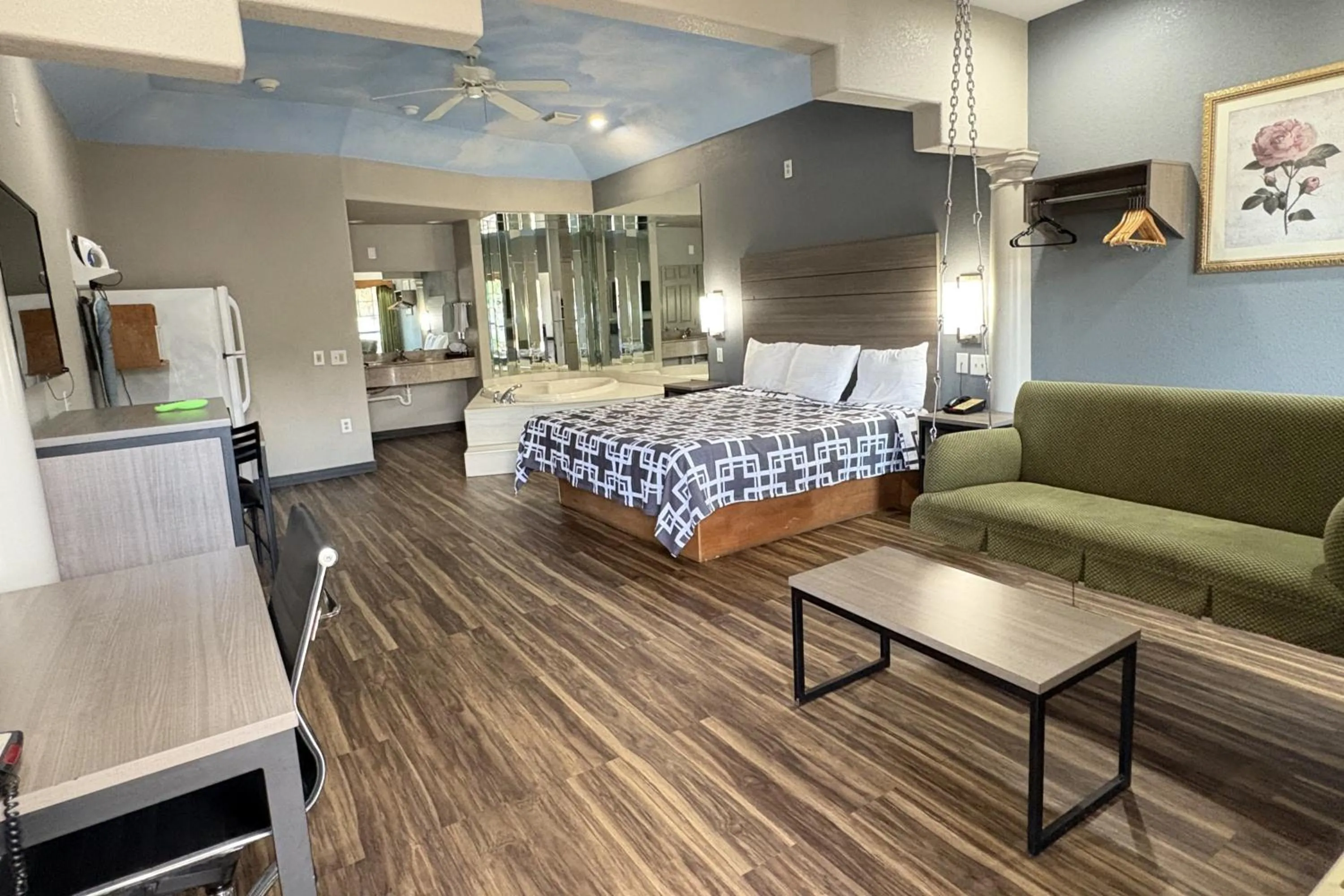 Bedroom, Bed in Regency Inn & Suites By Capital O Houston IAH Airport