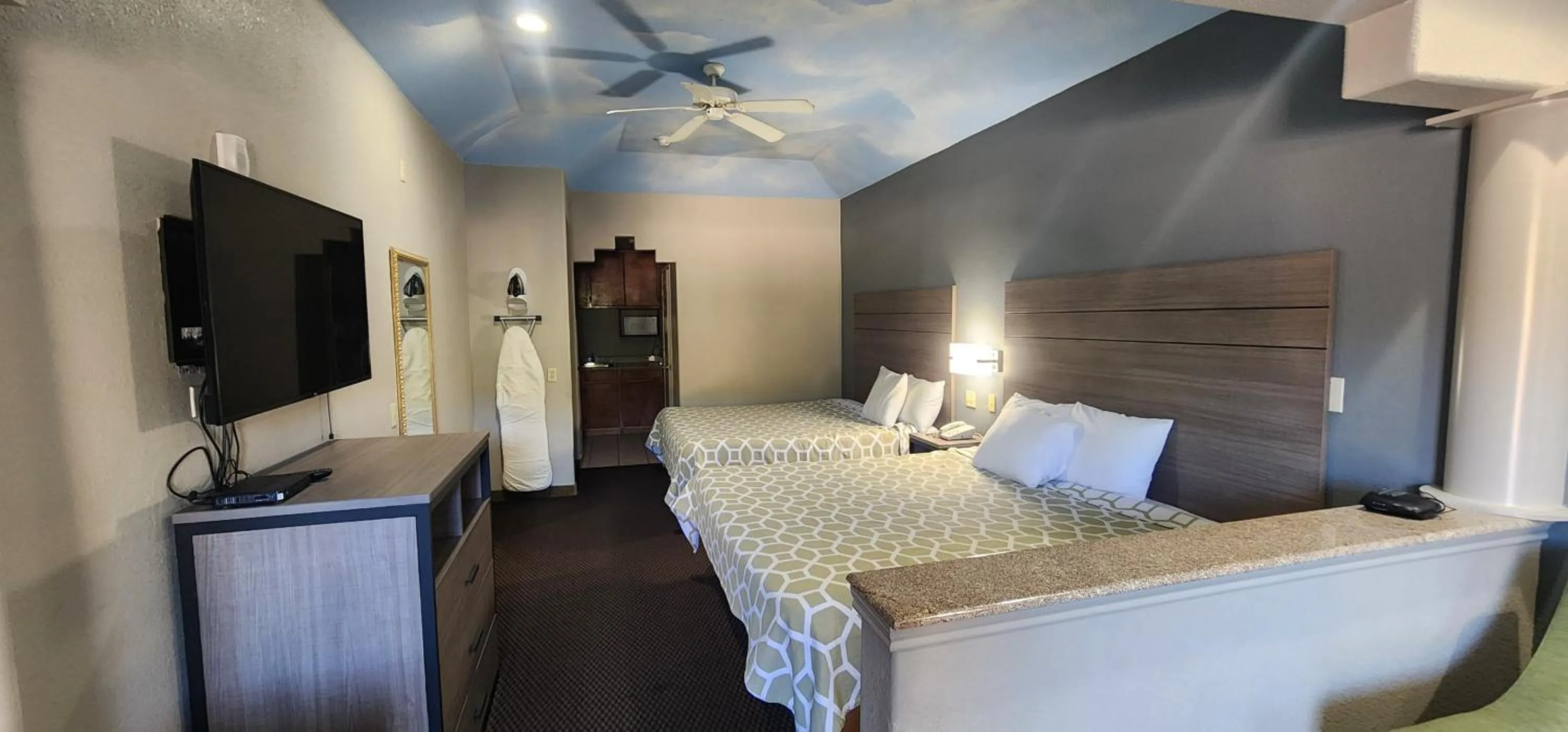Bedroom, Bed in Regency Inn & Suites By Capital O Houston IAH Airport