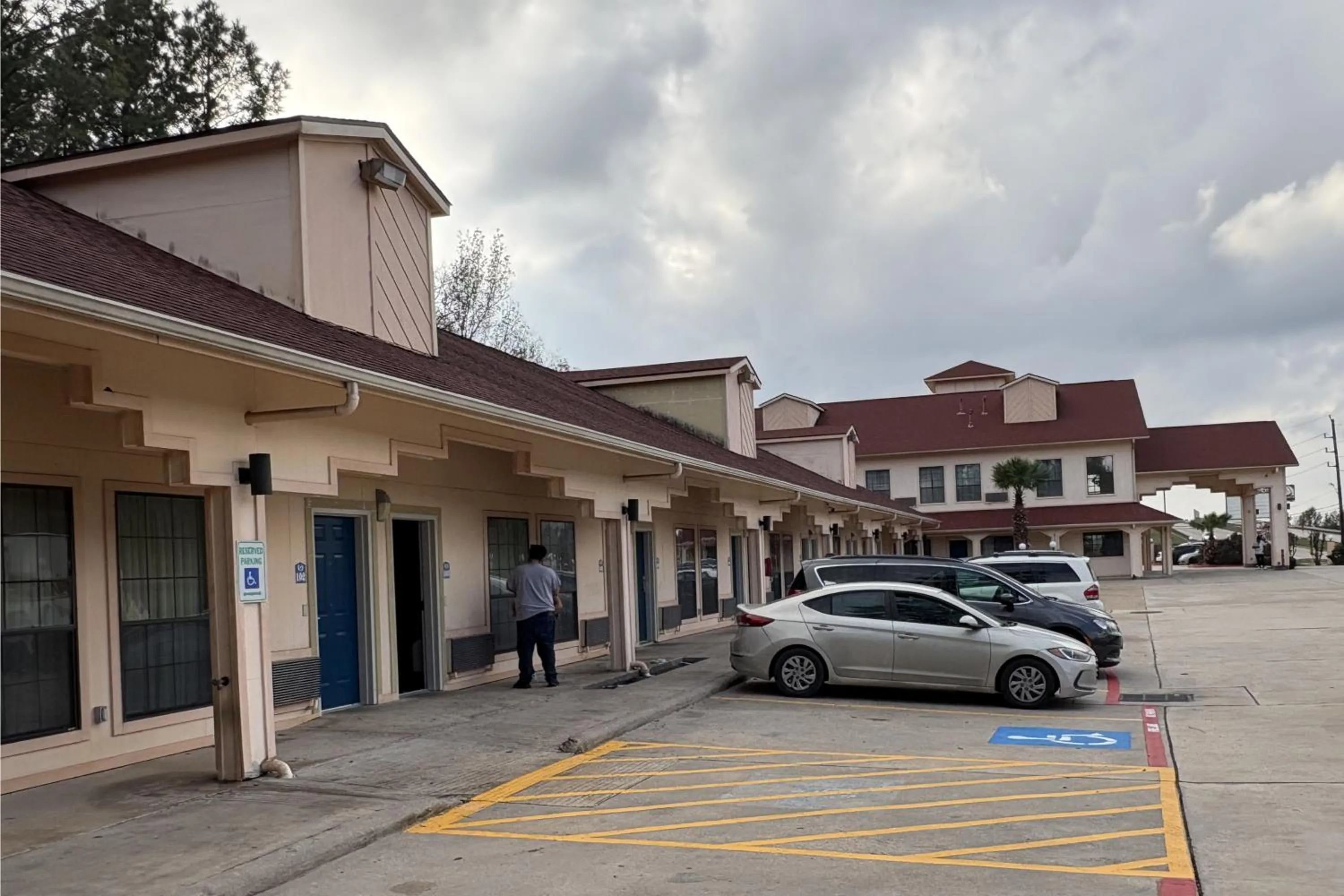 Parking in Regency Inn & Suites By Capital O Houston IAH Airport