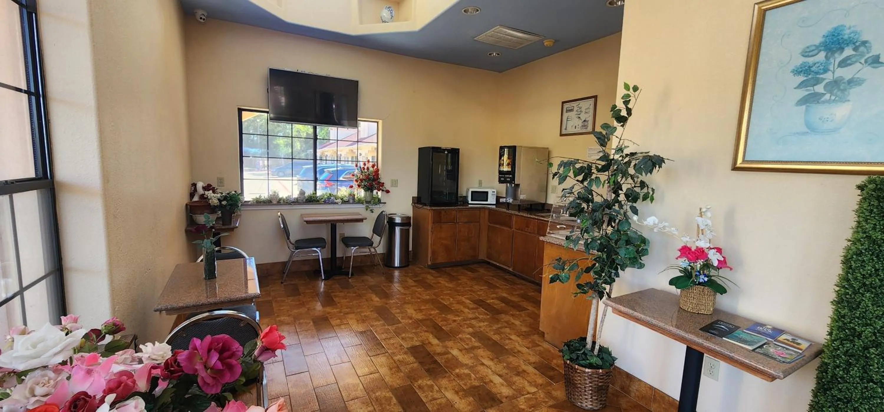 Lobby or reception in Regency Inn & Suites By Capital O Houston IAH Airport