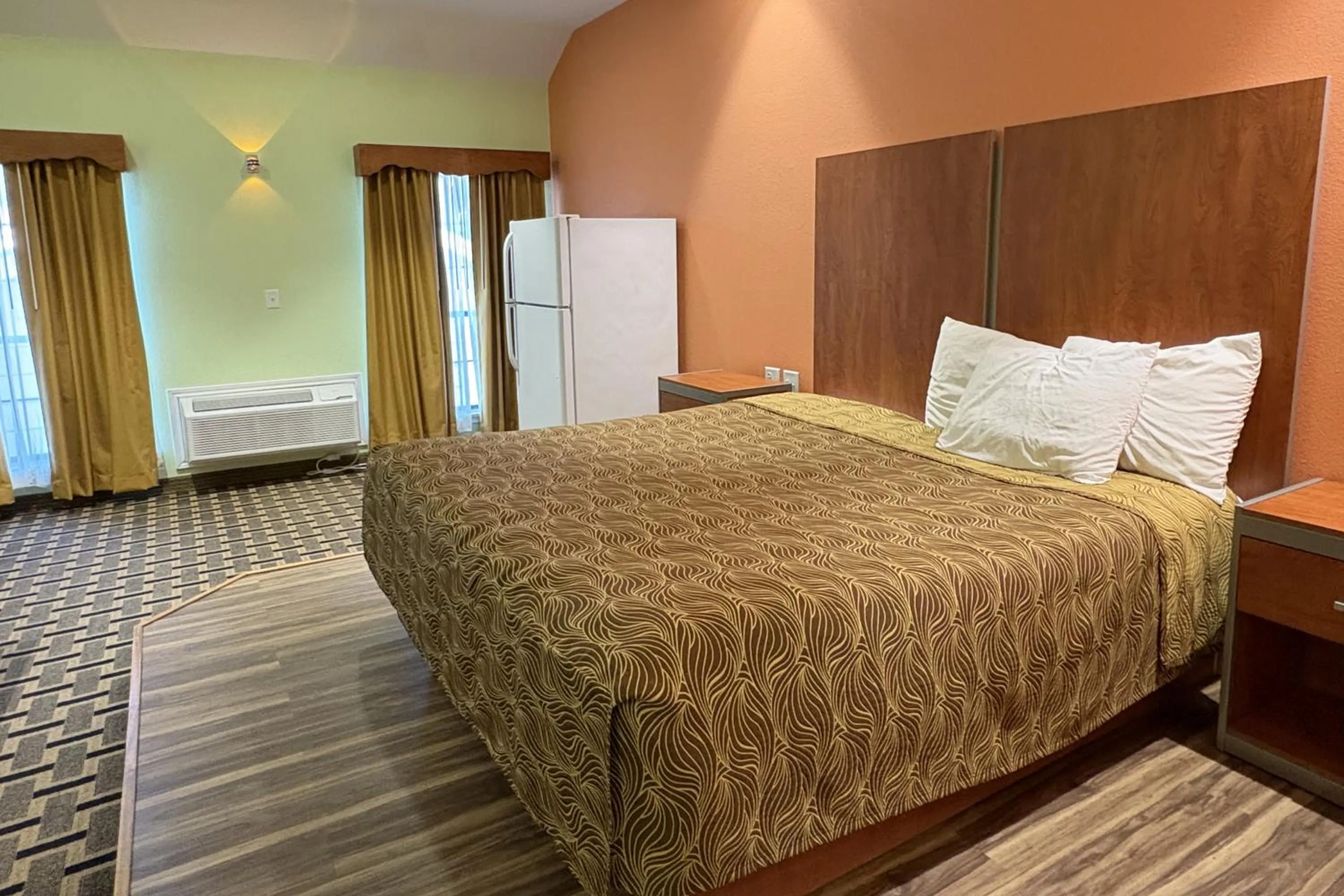 Bedroom, Bed in Regency Inn & Suites By Capital O Houston IAH Airport