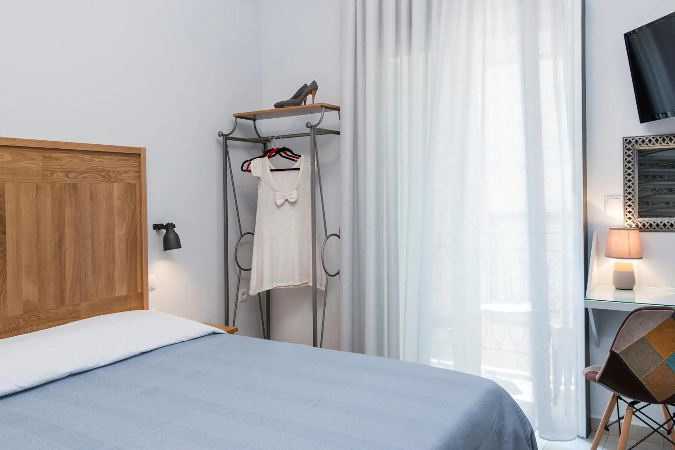 TV and multimedia, Bed in DownTown Hotel