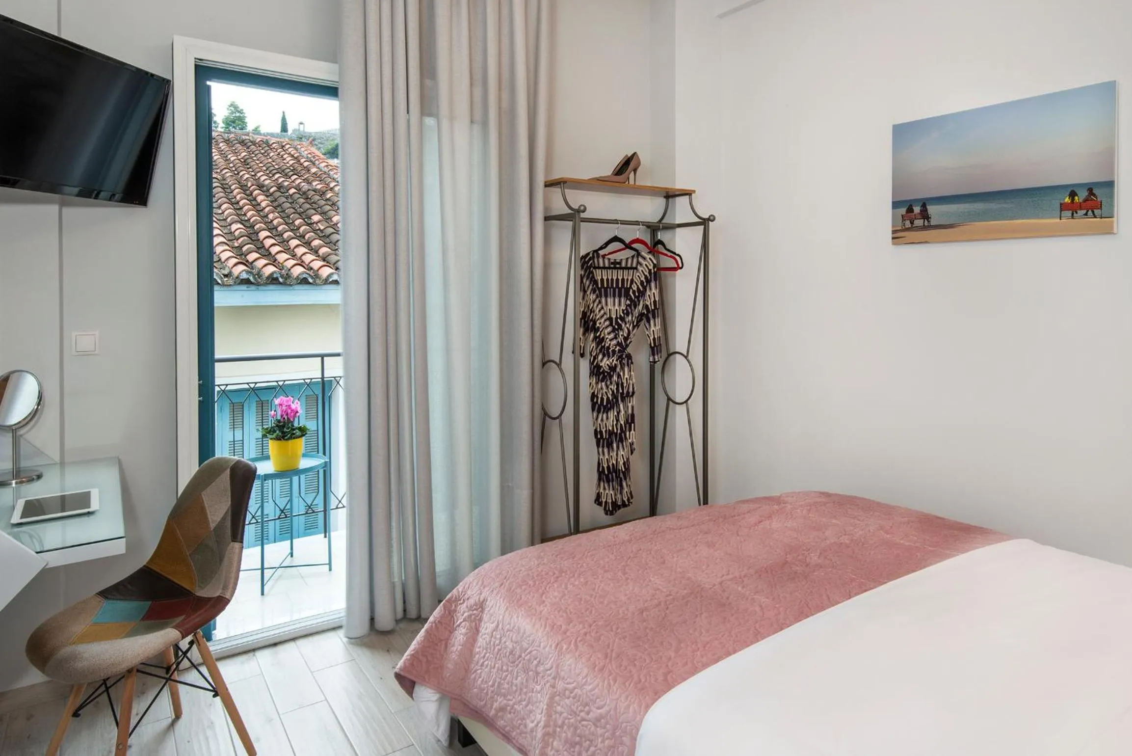 TV and multimedia, Bed in DownTown Hotel