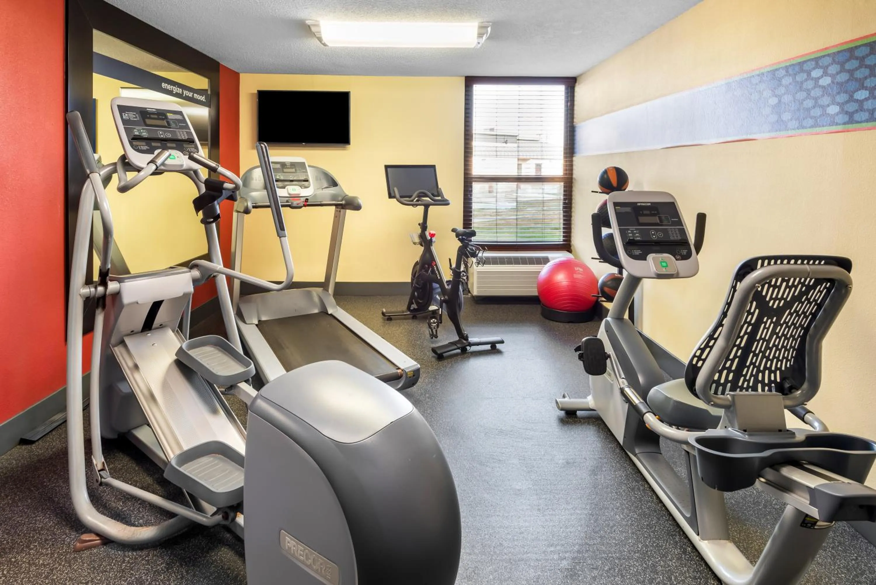 Fitness centre/facilities in Hampton Inn Indianapolis Northeast/Castleton