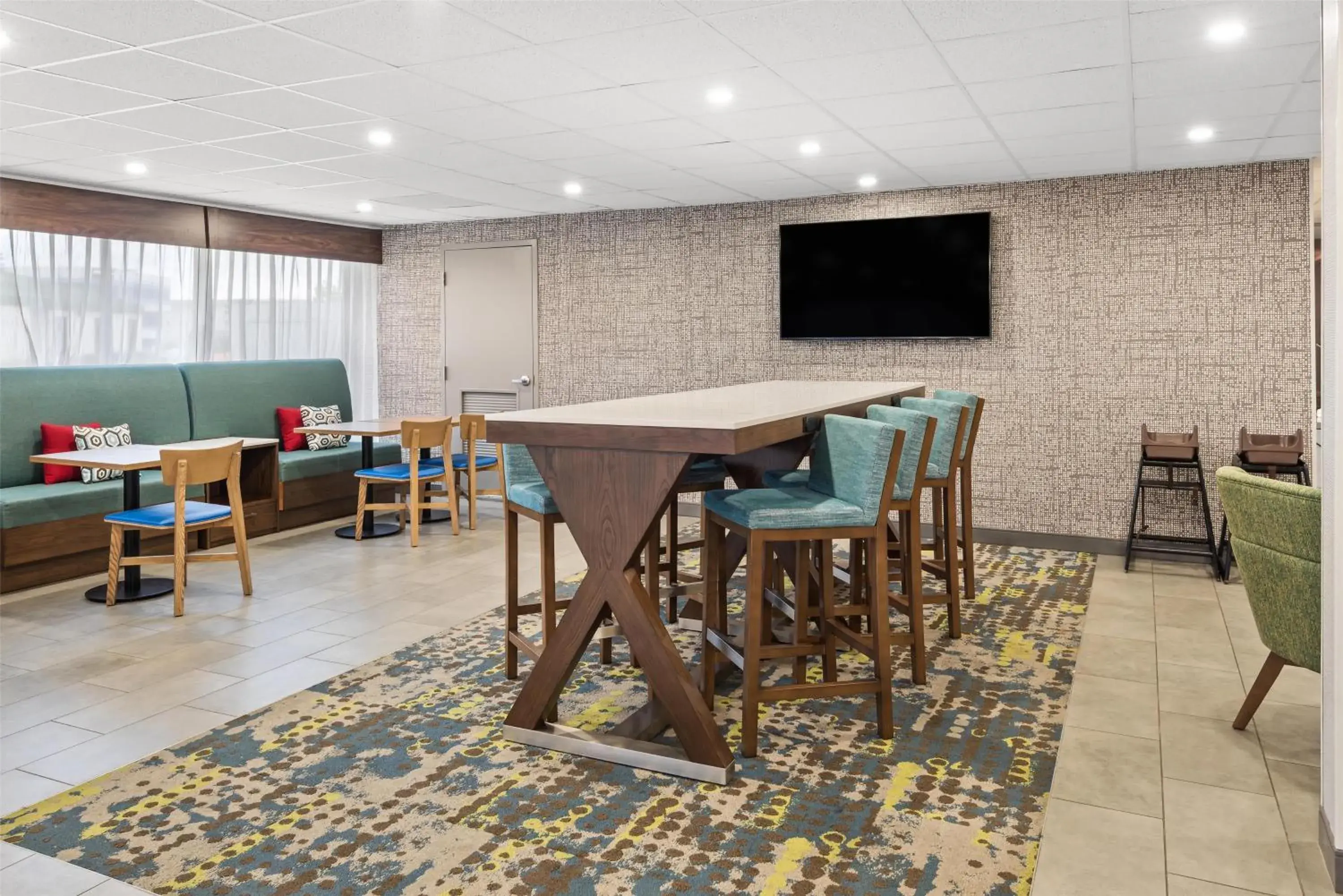 Breakfast in Hampton Inn Indianapolis Northeast/Castleton Breakfast in Hampton Inn Indianapolis Northeast/Castleton