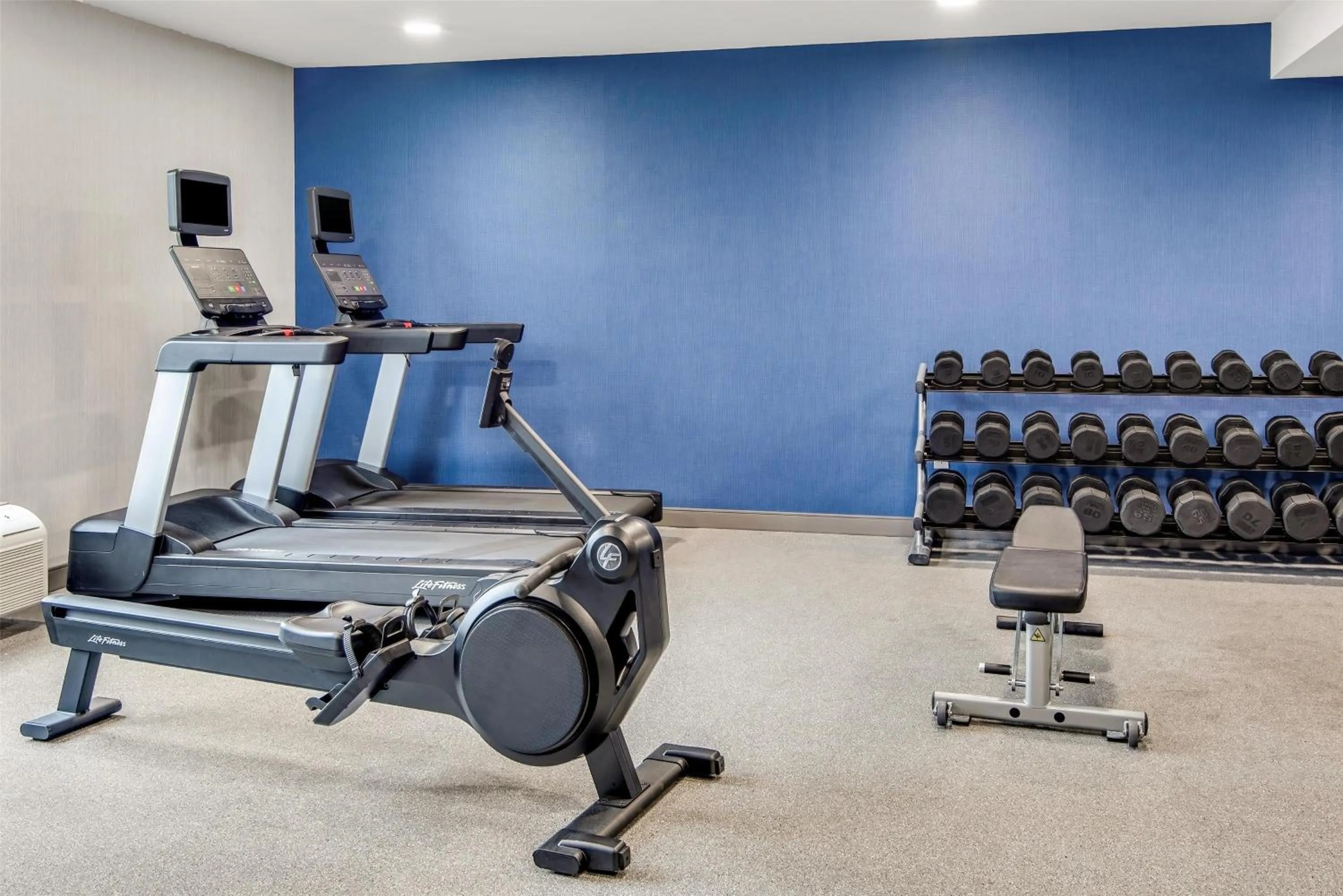 Fitness centre/facilities in Hampton Inn Indianapolis Northeast/Castleton