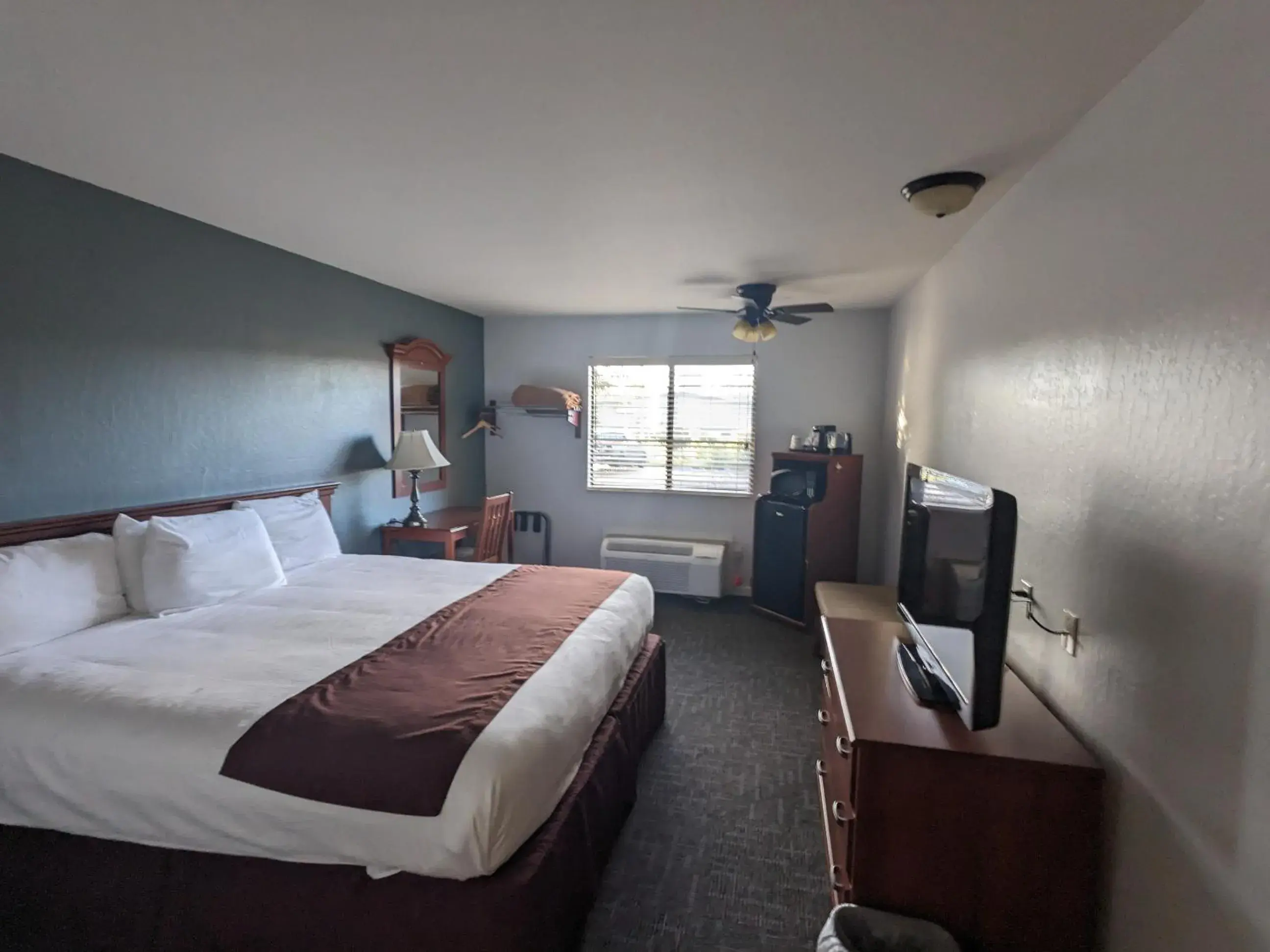 Bedroom, Bed in Sonora Aladdin Motor Inn Bedroom, Bed in Sonora Aladdin Motor Inn