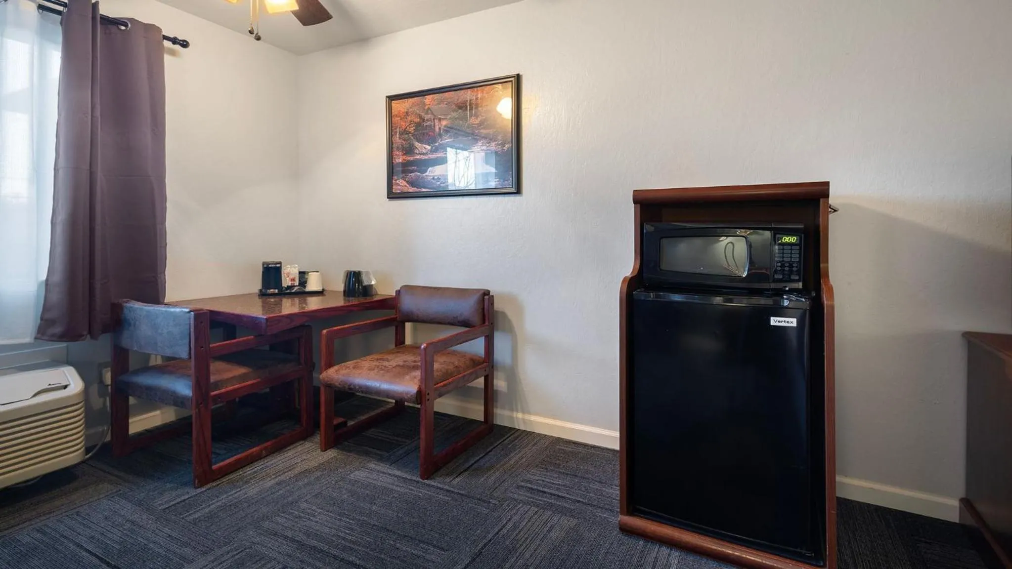 Dining area in Sonora Aladdin Motor Inn