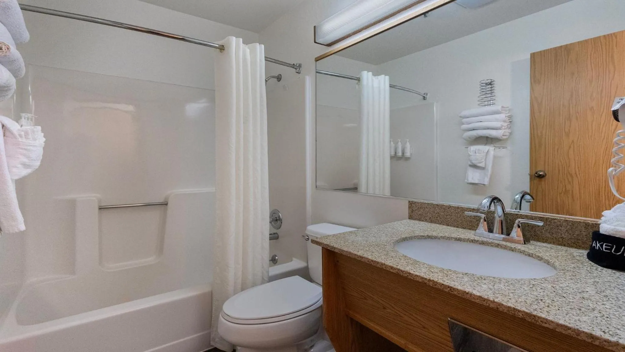 Bathroom in Sonora Aladdin Motor Inn