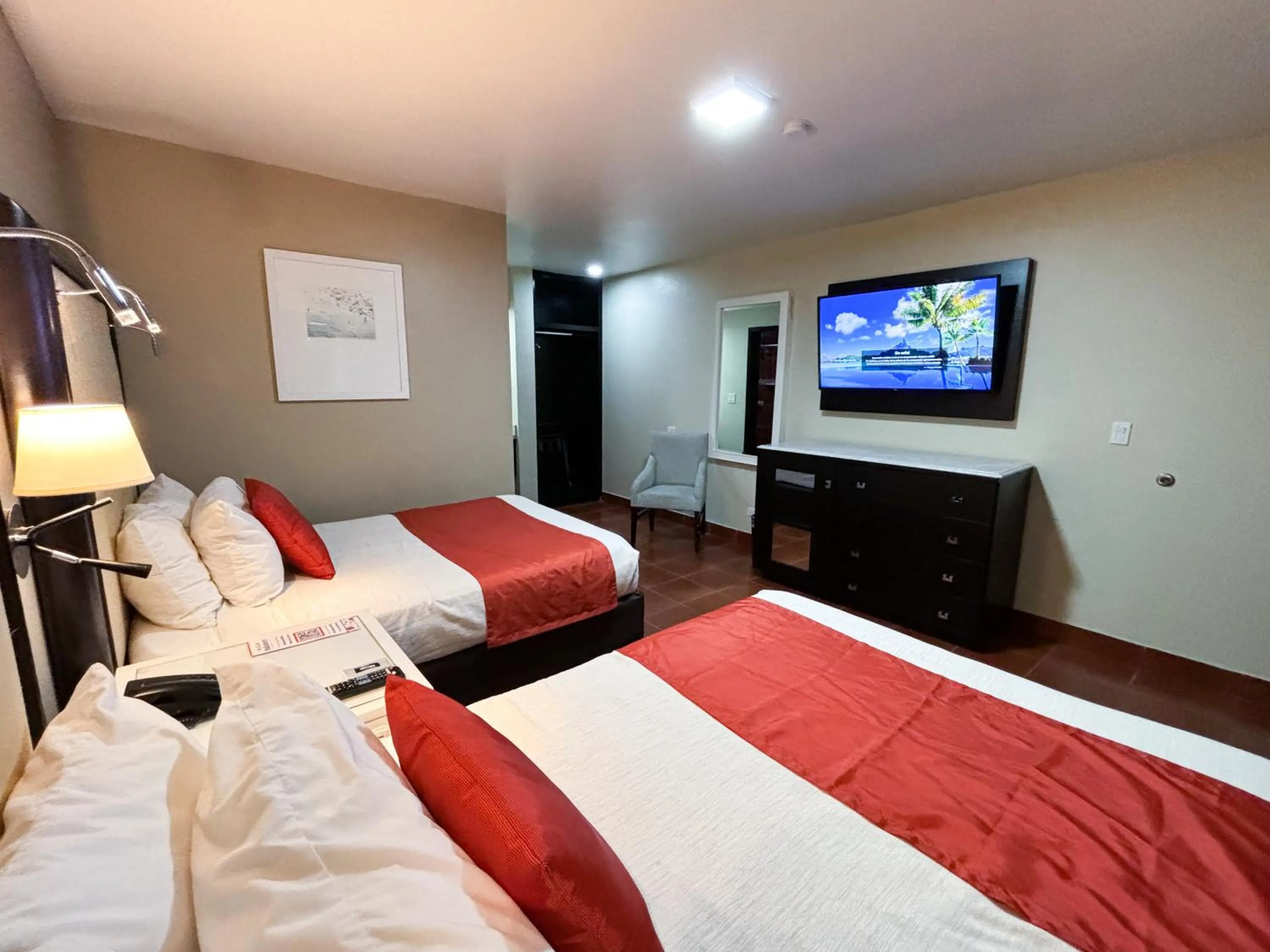 Bed in Del Mar Inn Playas