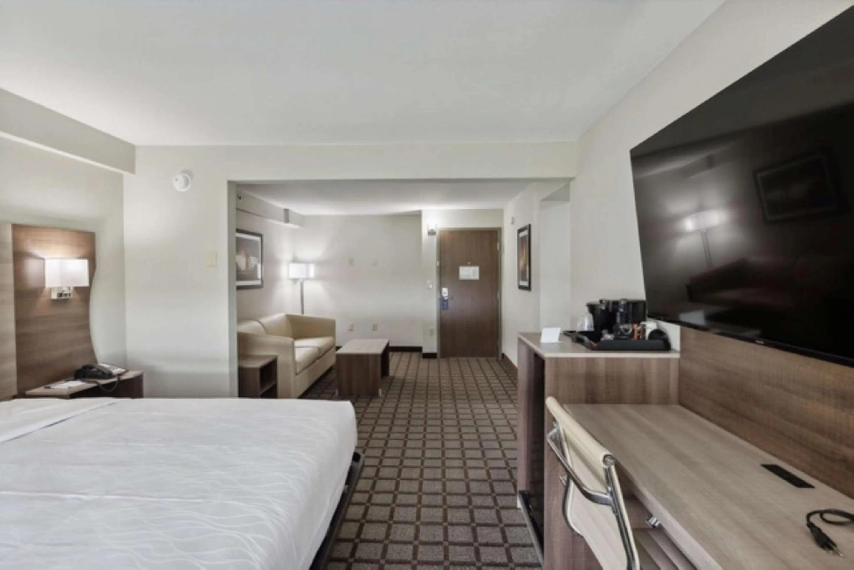 Bedroom, Bed in Red Roof Inn & Suites Manchester, TN