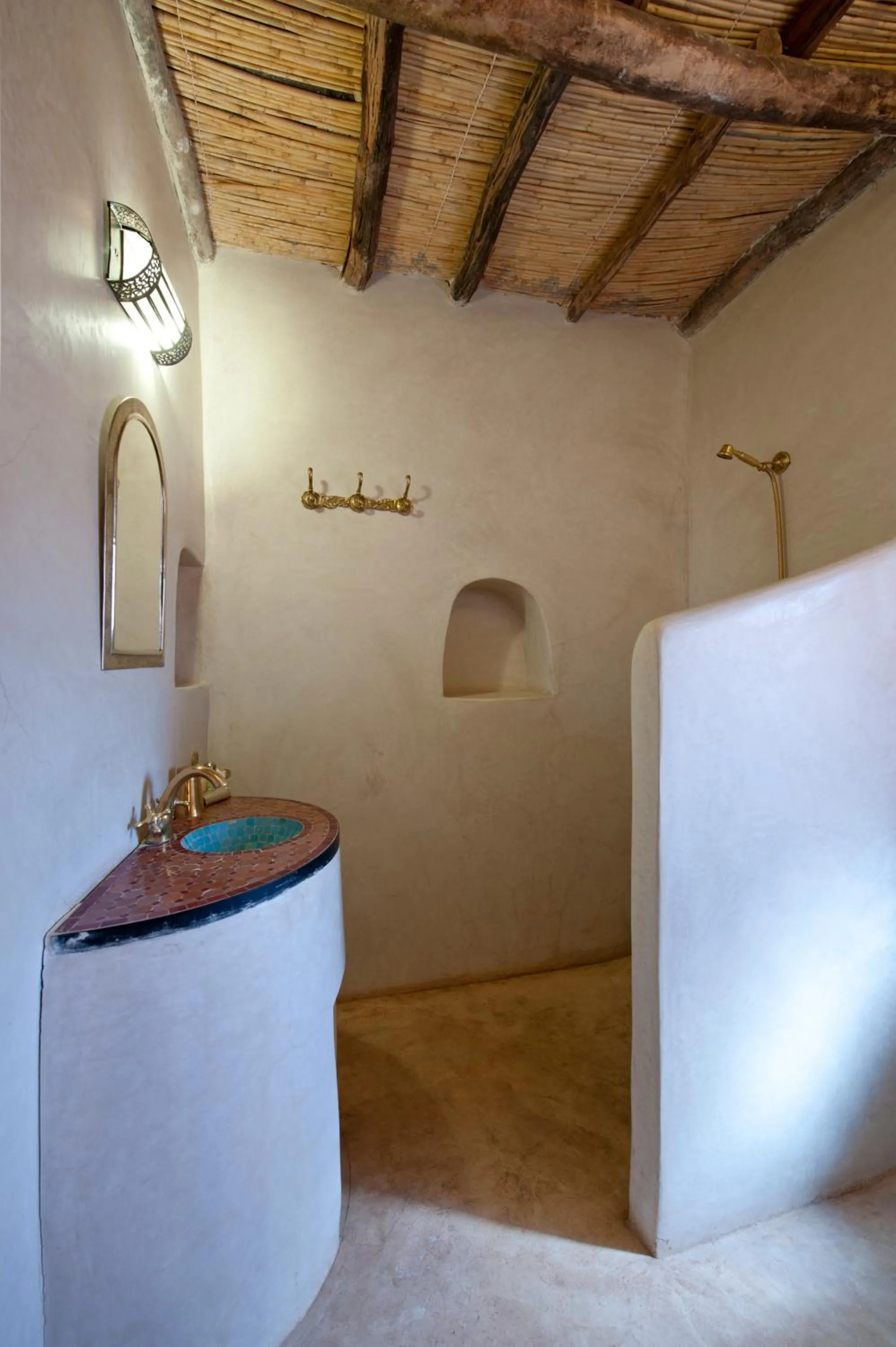 Bathroom in Kasbah La Cigogne