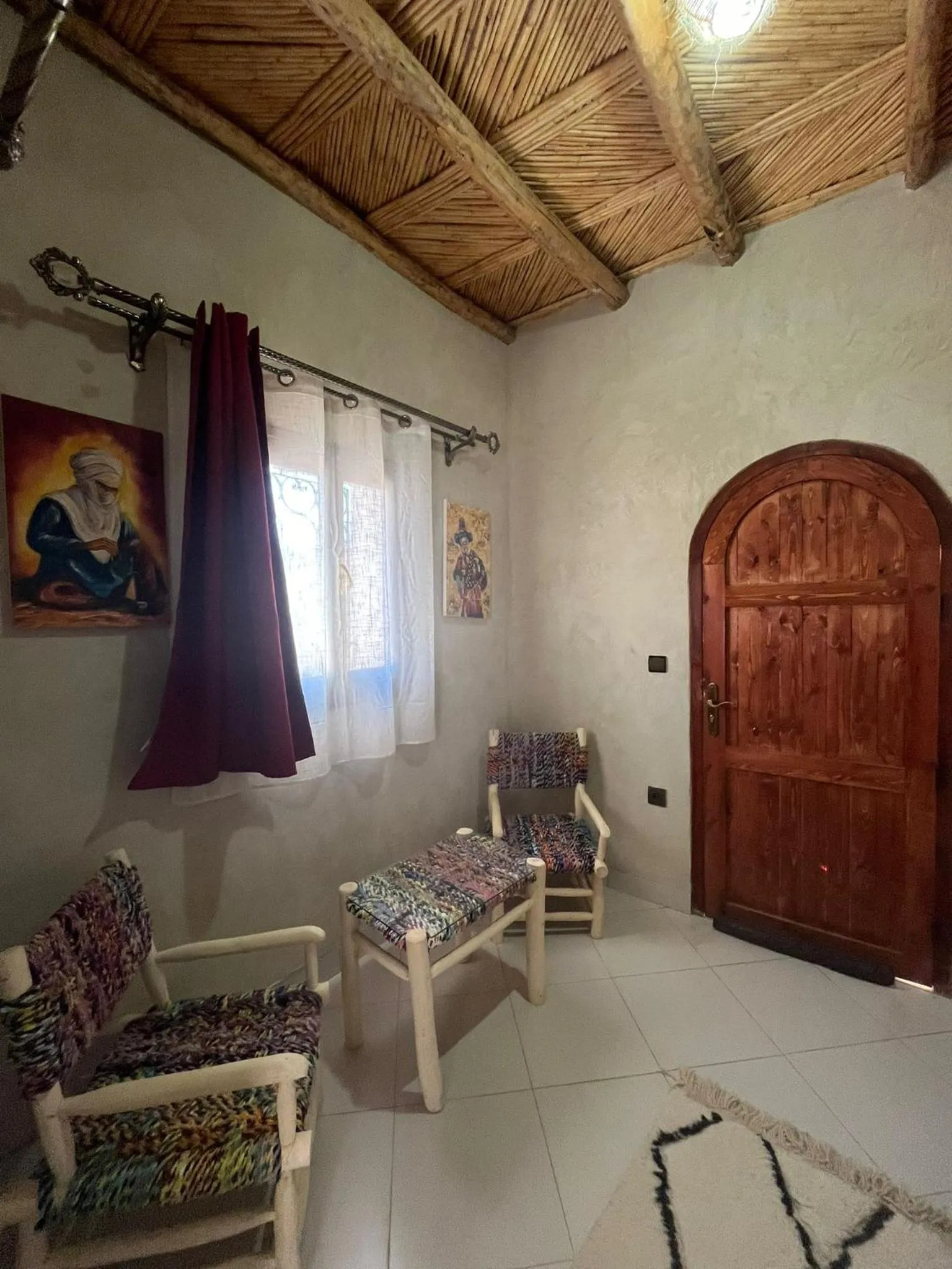 Seating area in Kasbah La Cigogne