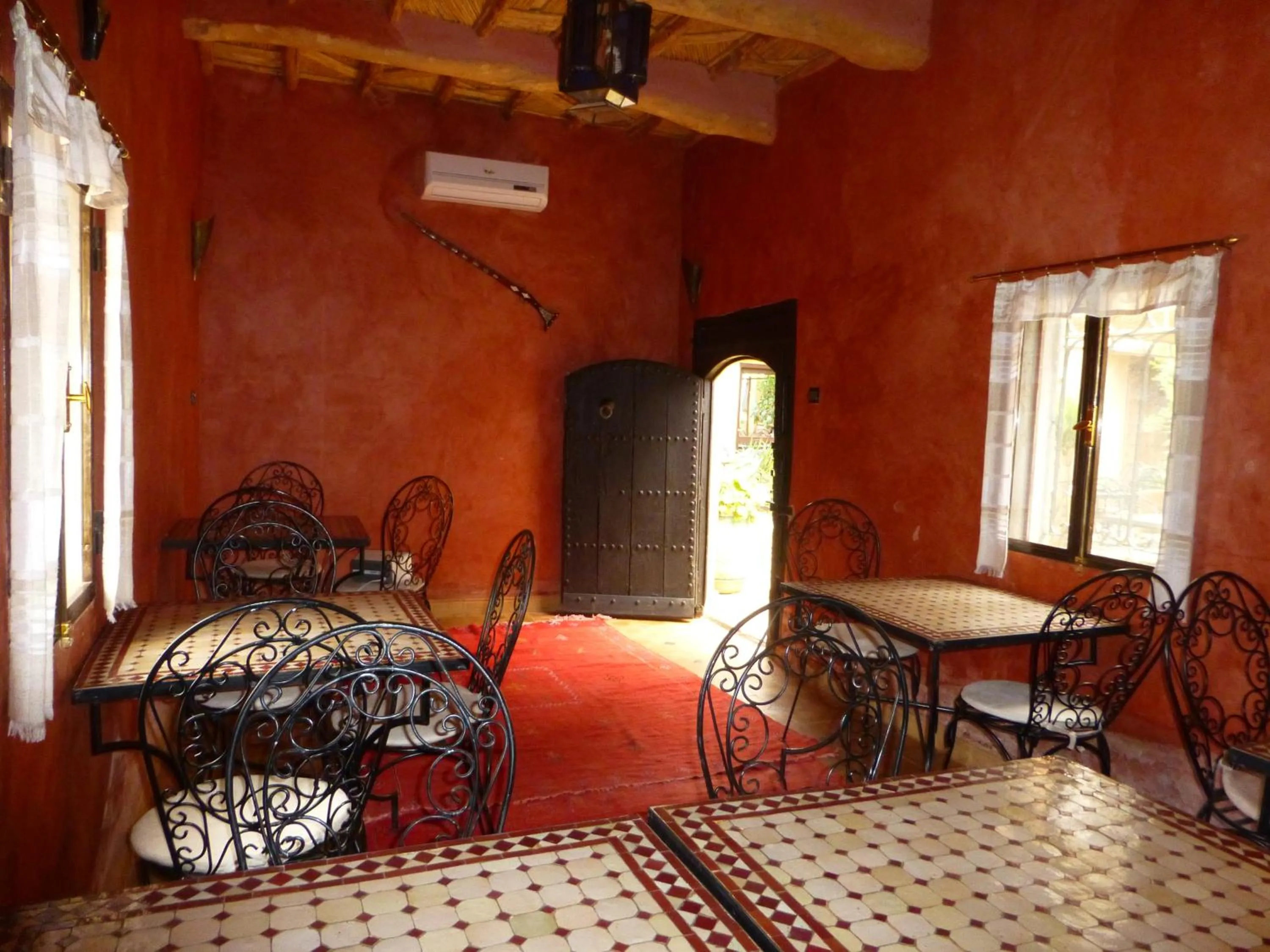 Restaurant/places to eat in Kasbah La Cigogne