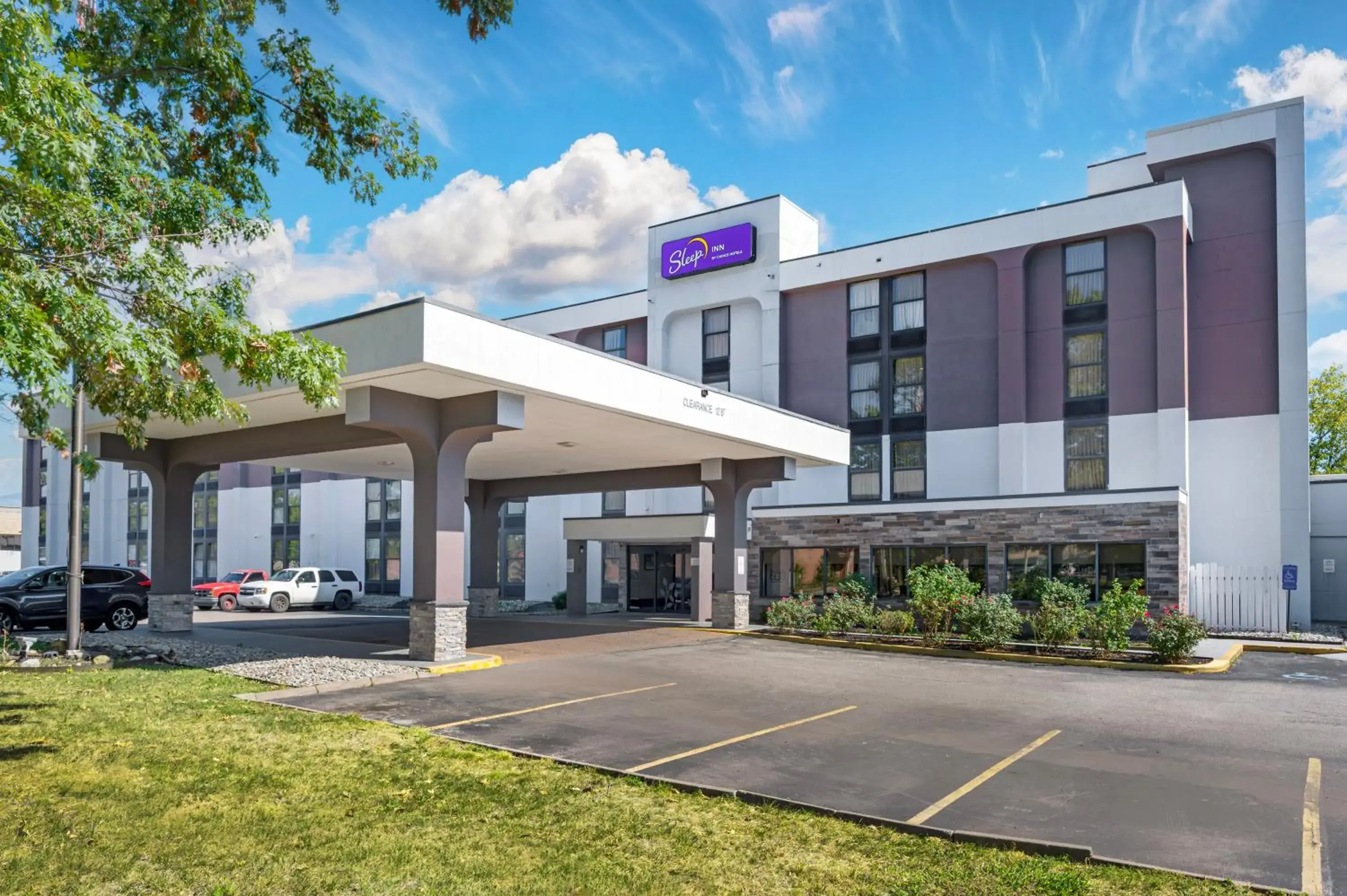 Property building in Sleep Inn Indianapolis East Property building in Sleep Inn Indianapolis East