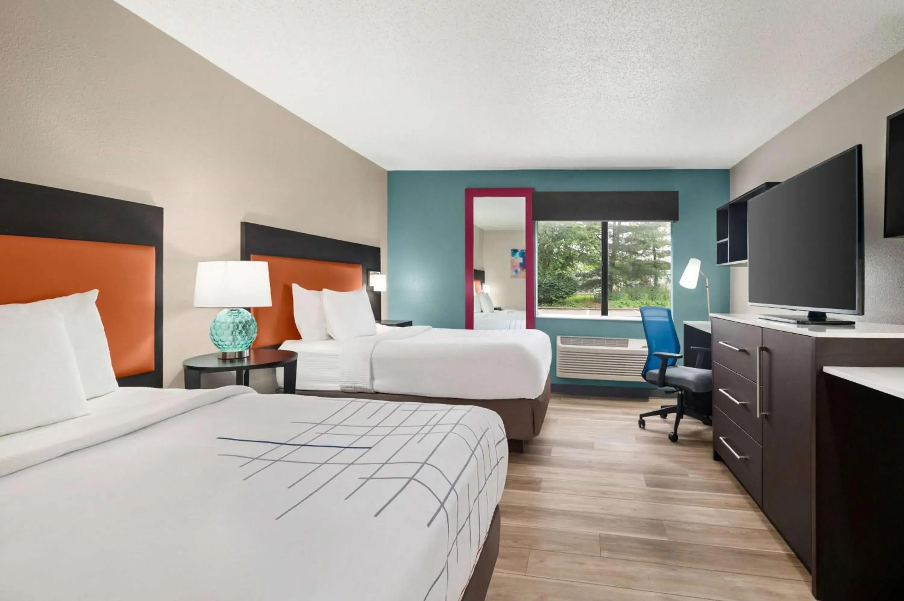 Photo of the whole room, Bed in La Quinta Inn by Wyndham Columbus Dublin Photo of the whole room, Bed in La Quinta Inn by Wyndham Columbus Dublin