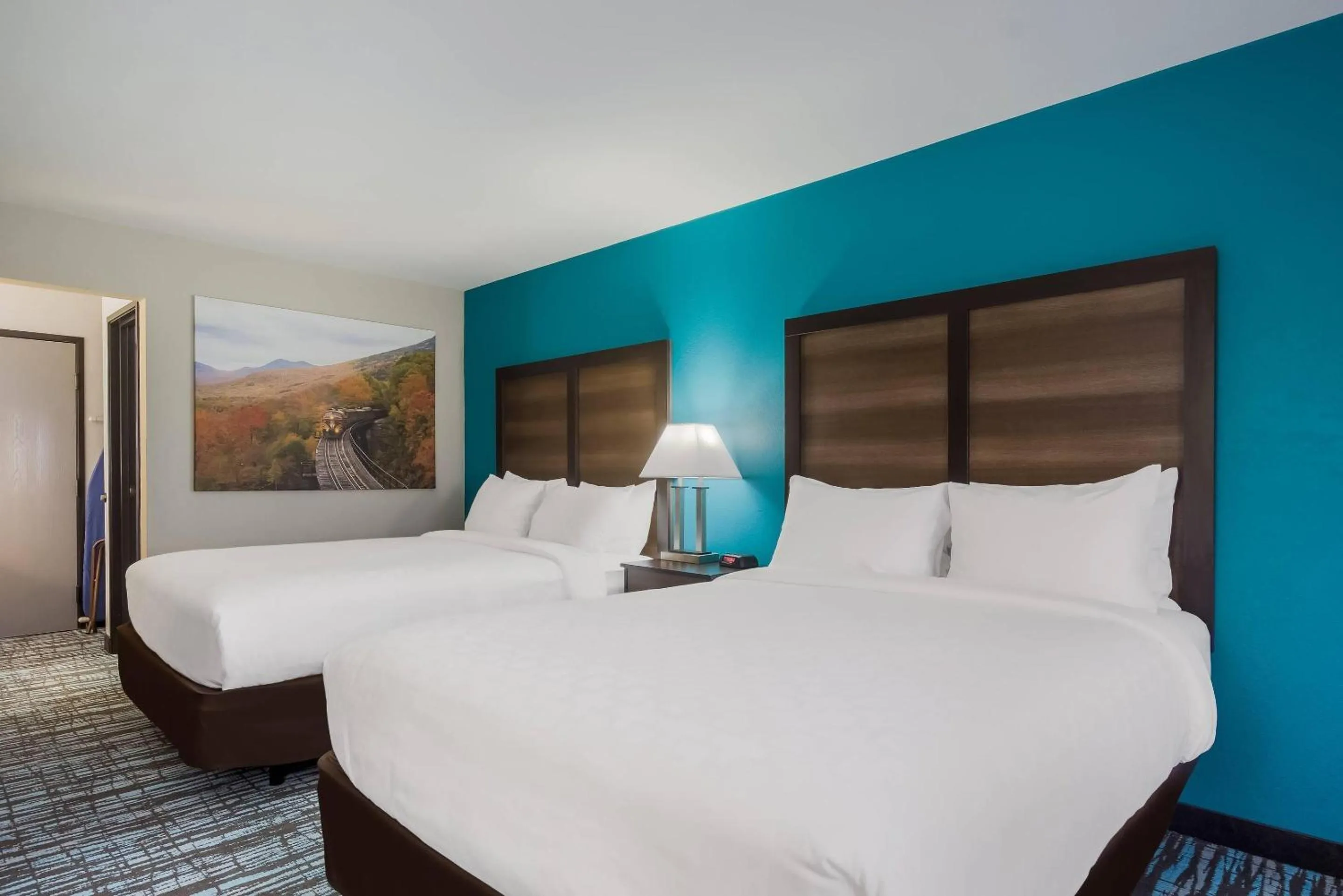 Bedroom, Bed in Clarion Pointe Harrodsburg-Danville