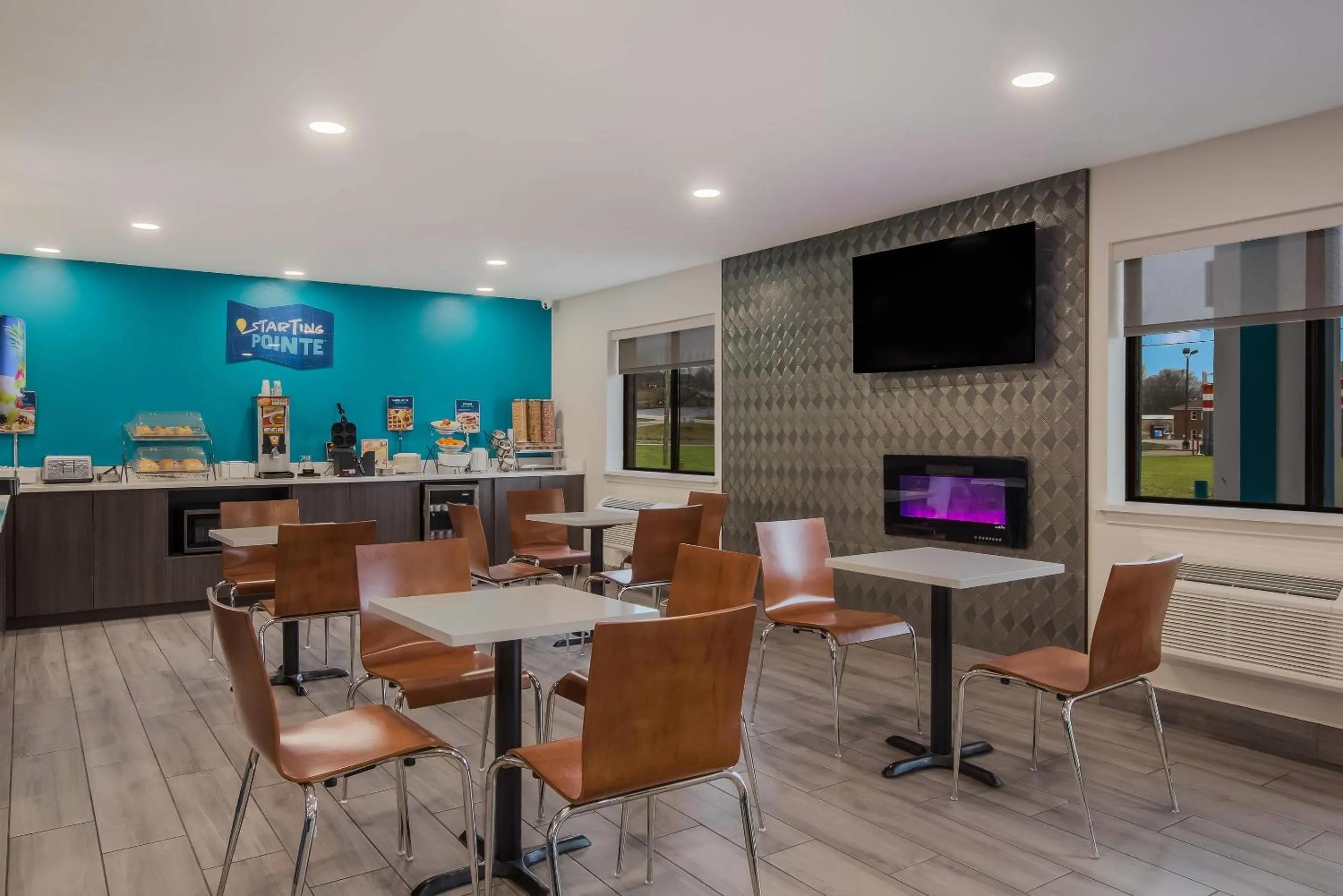 Breakfast in Clarion Pointe Harrodsburg-Danville