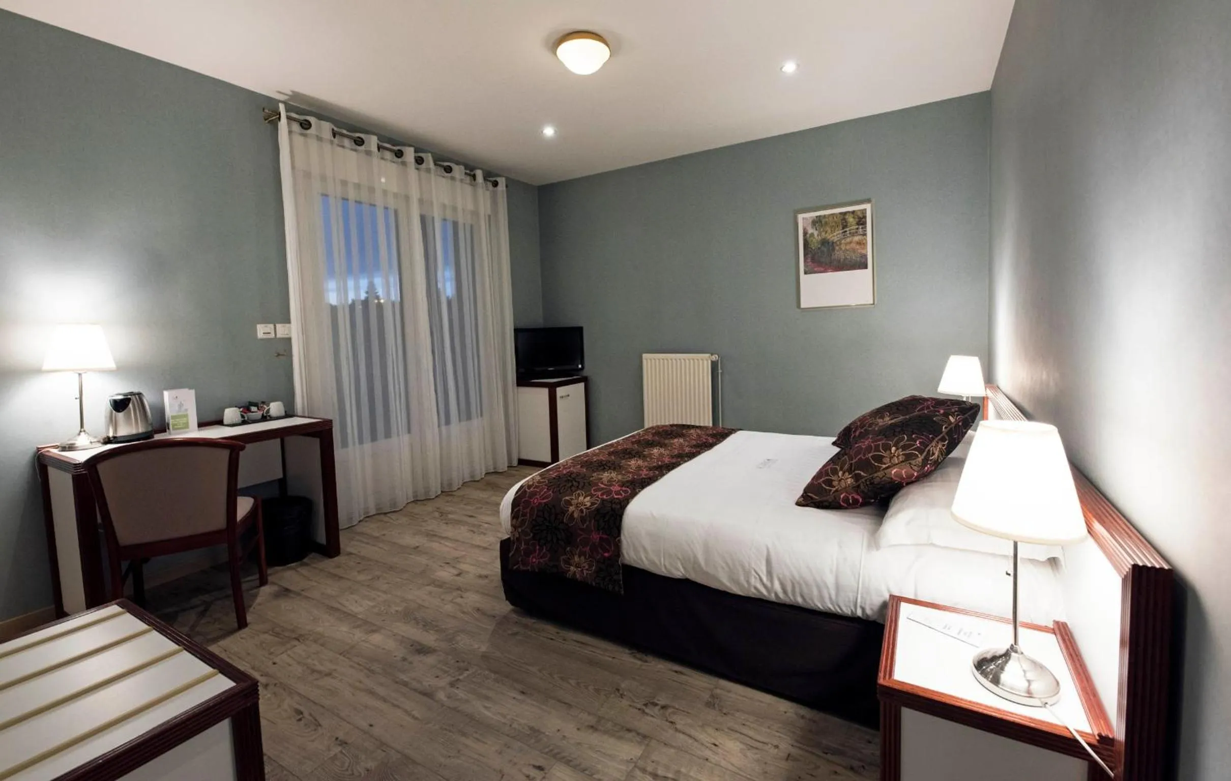 Bed in Ecole Hôtelière Hôtel d'Application