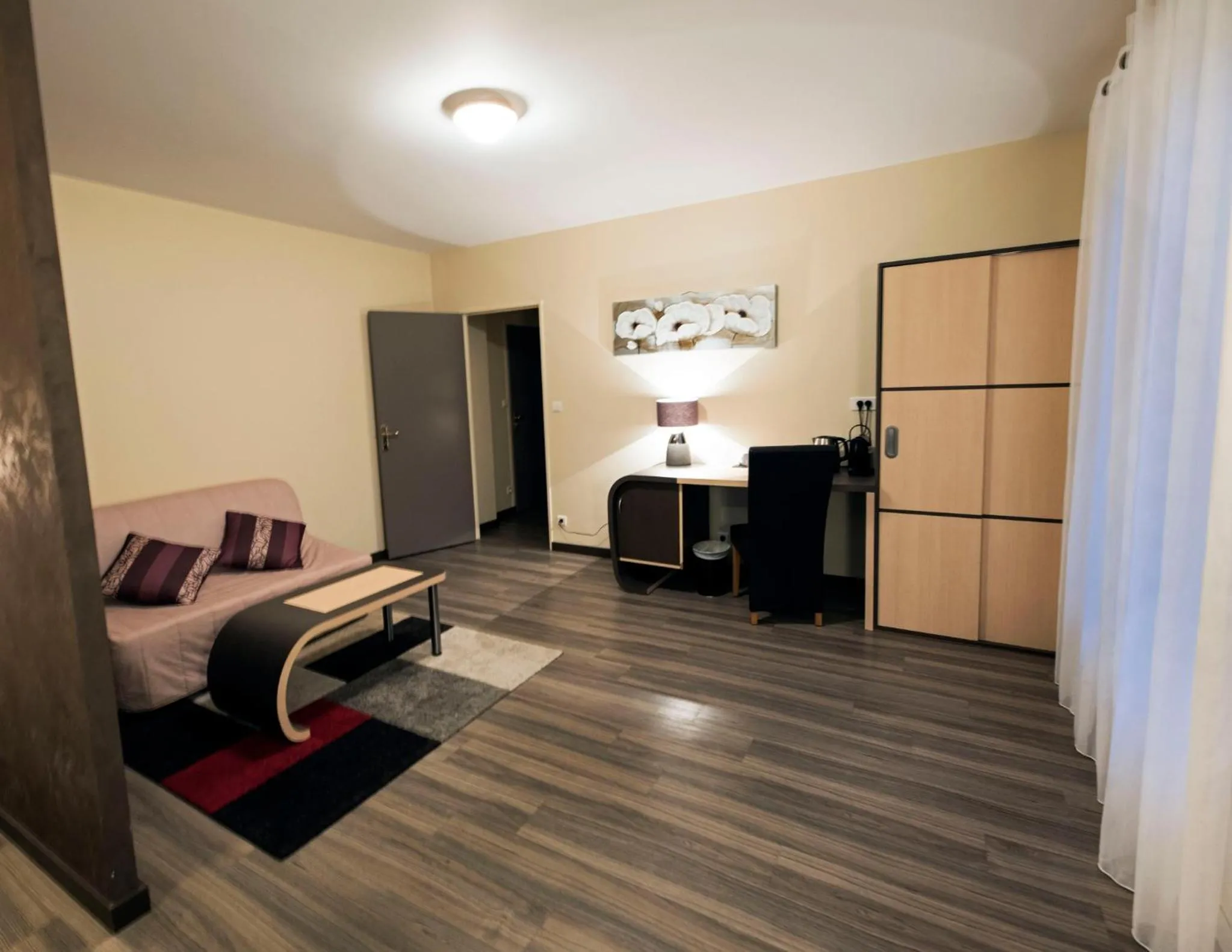Bed in Ecole Hôtelière Hôtel d'Application