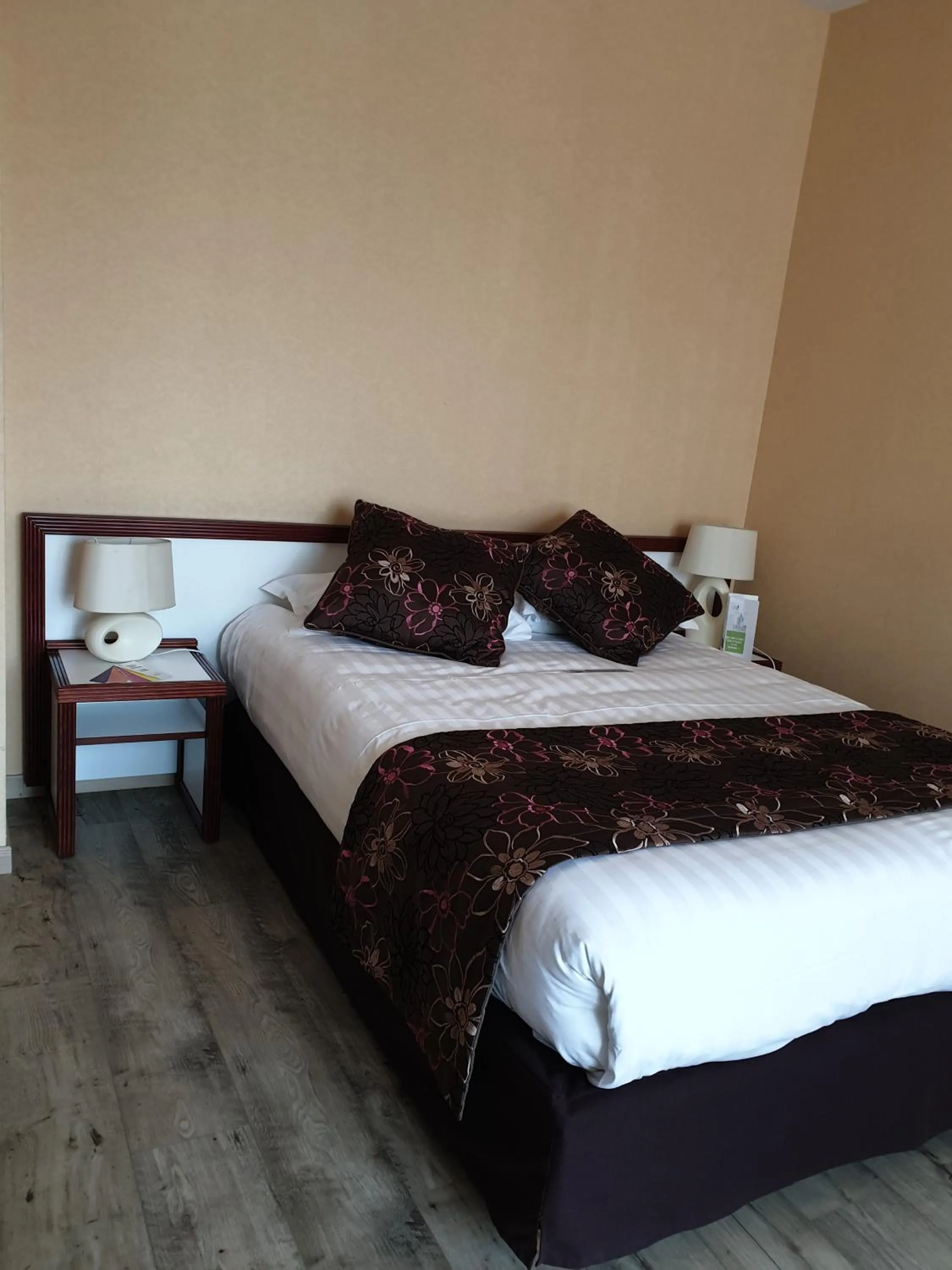 Bed in Ecole Hôtelière Hôtel d'Application