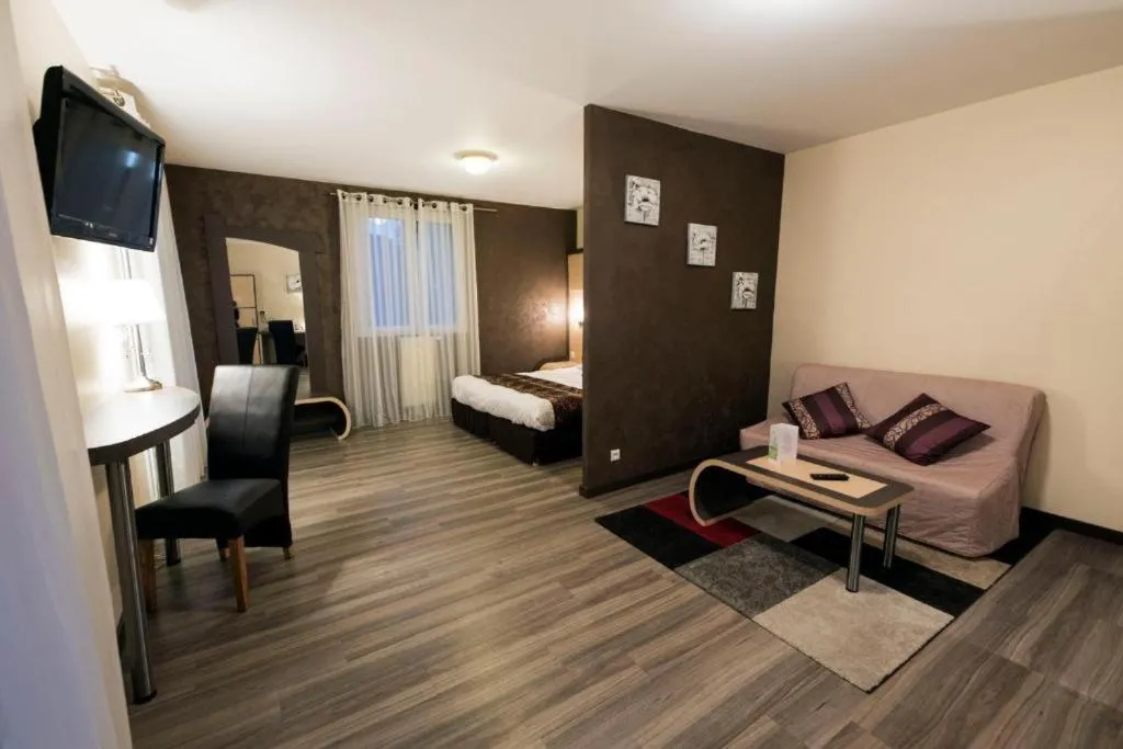 Bed in Ecole Hôtelière Hôtel d'Application