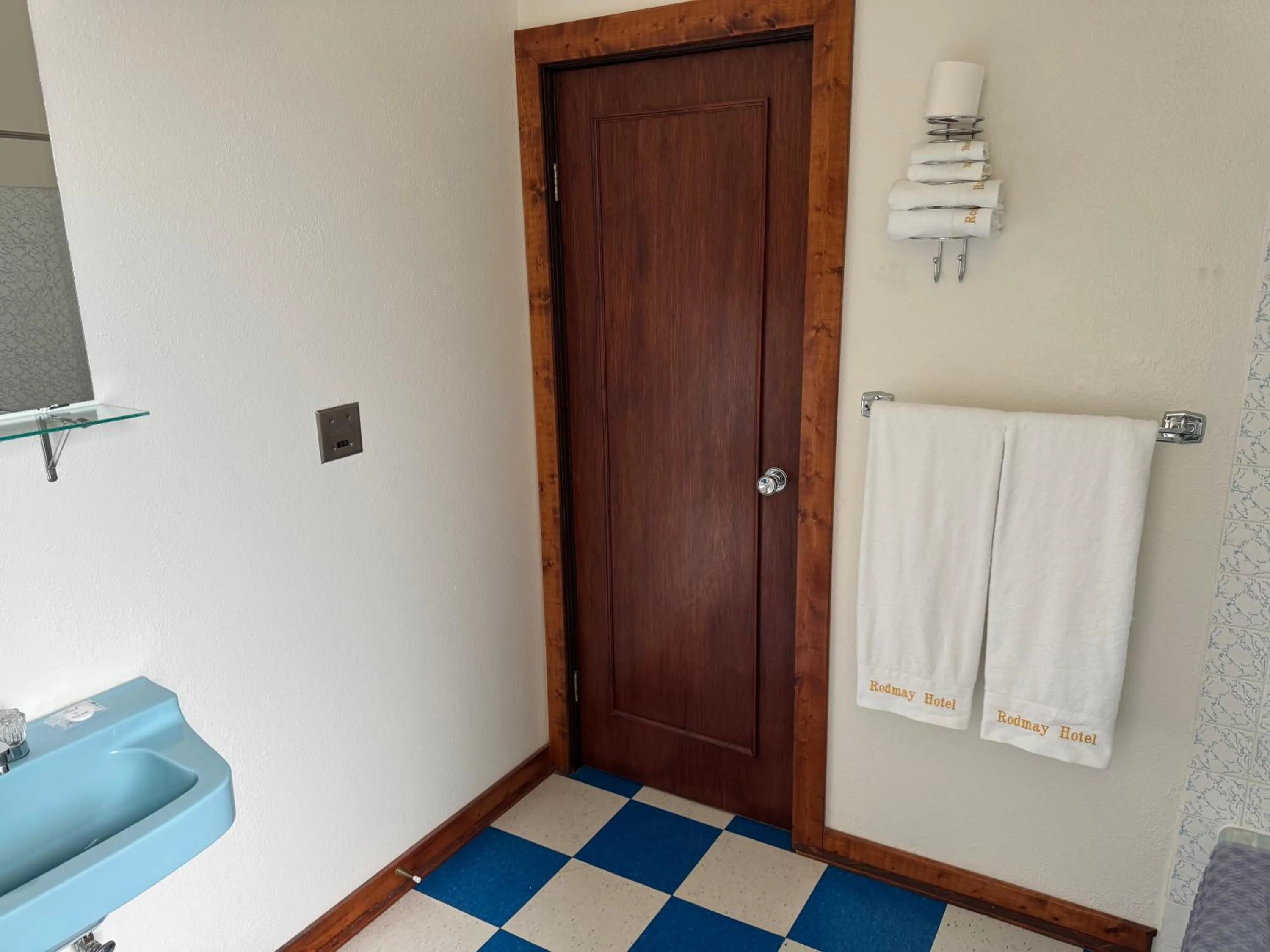 Bathroom in Rodmay Hotel