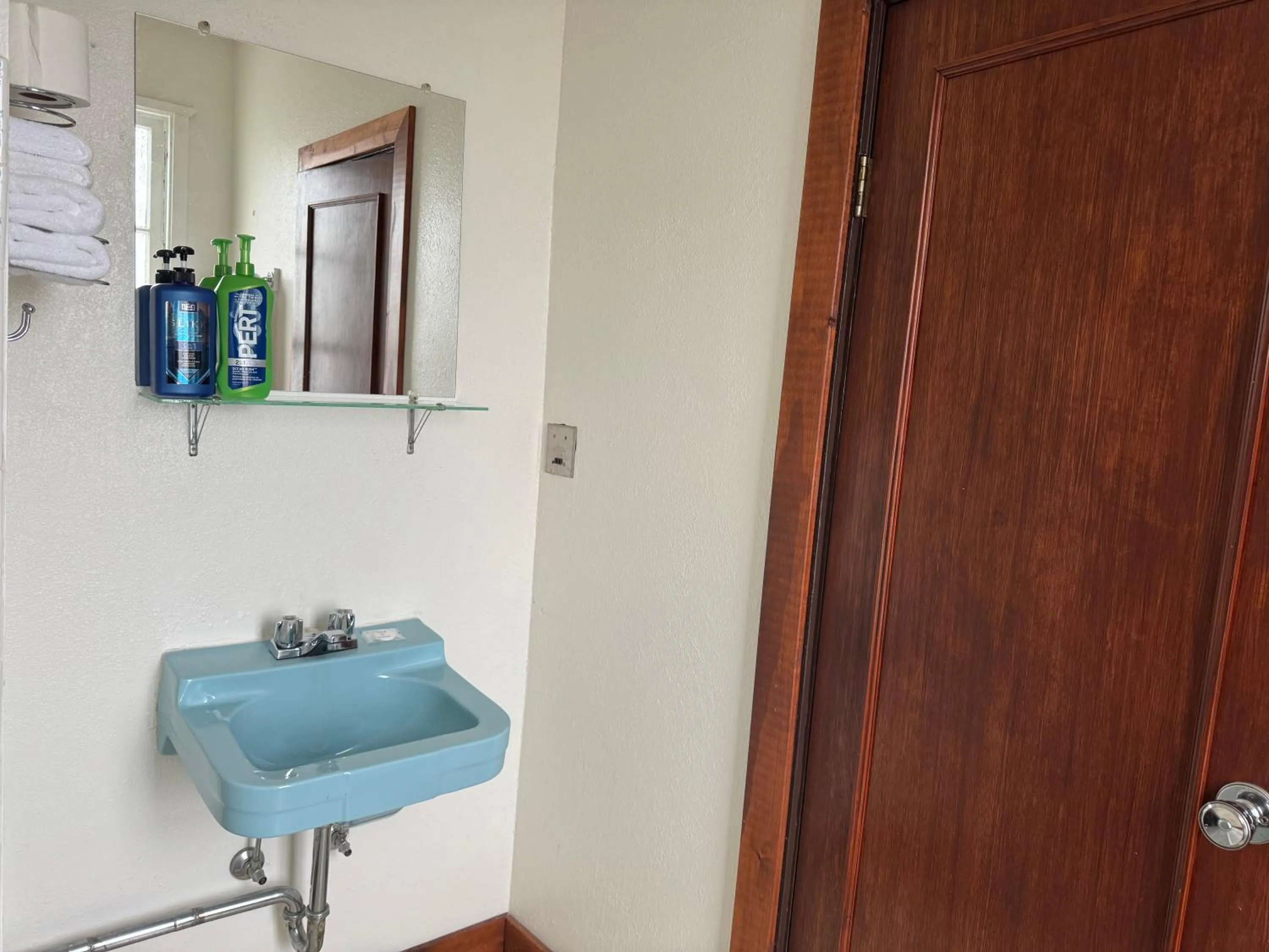 Bathroom in Rodmay Hotel