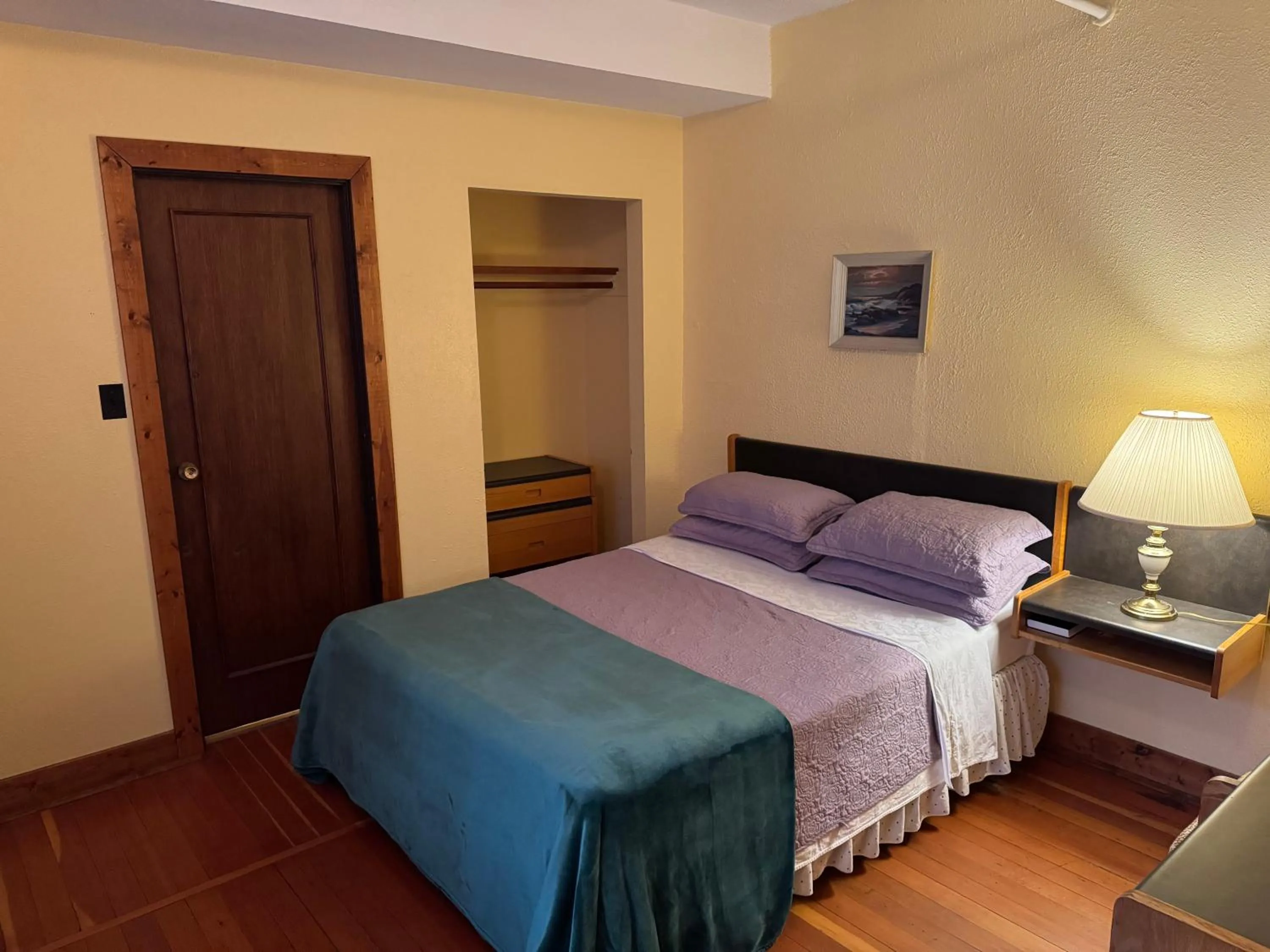 Photo of the whole room, Bed in Rodmay Hotel