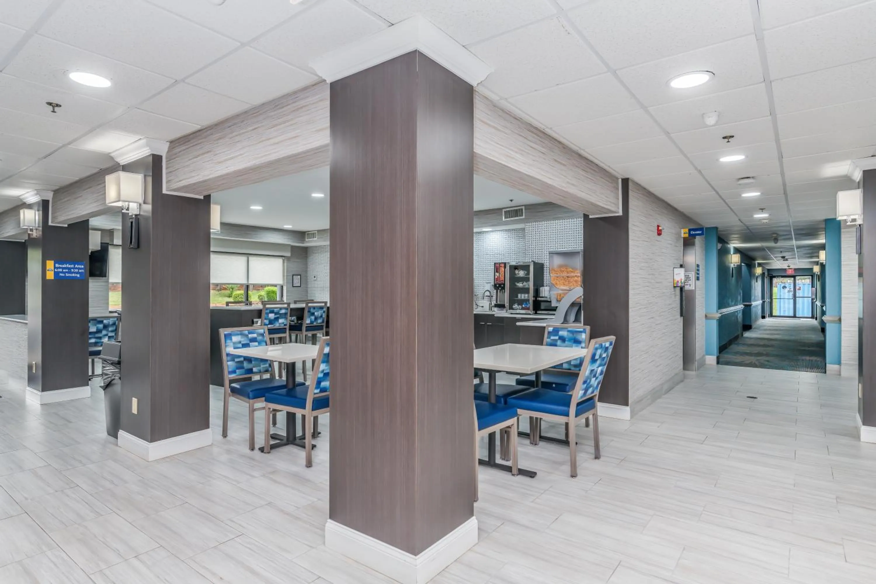 Breakfast in Days Inn & Suites by Wyndham Prattville-Montgomery