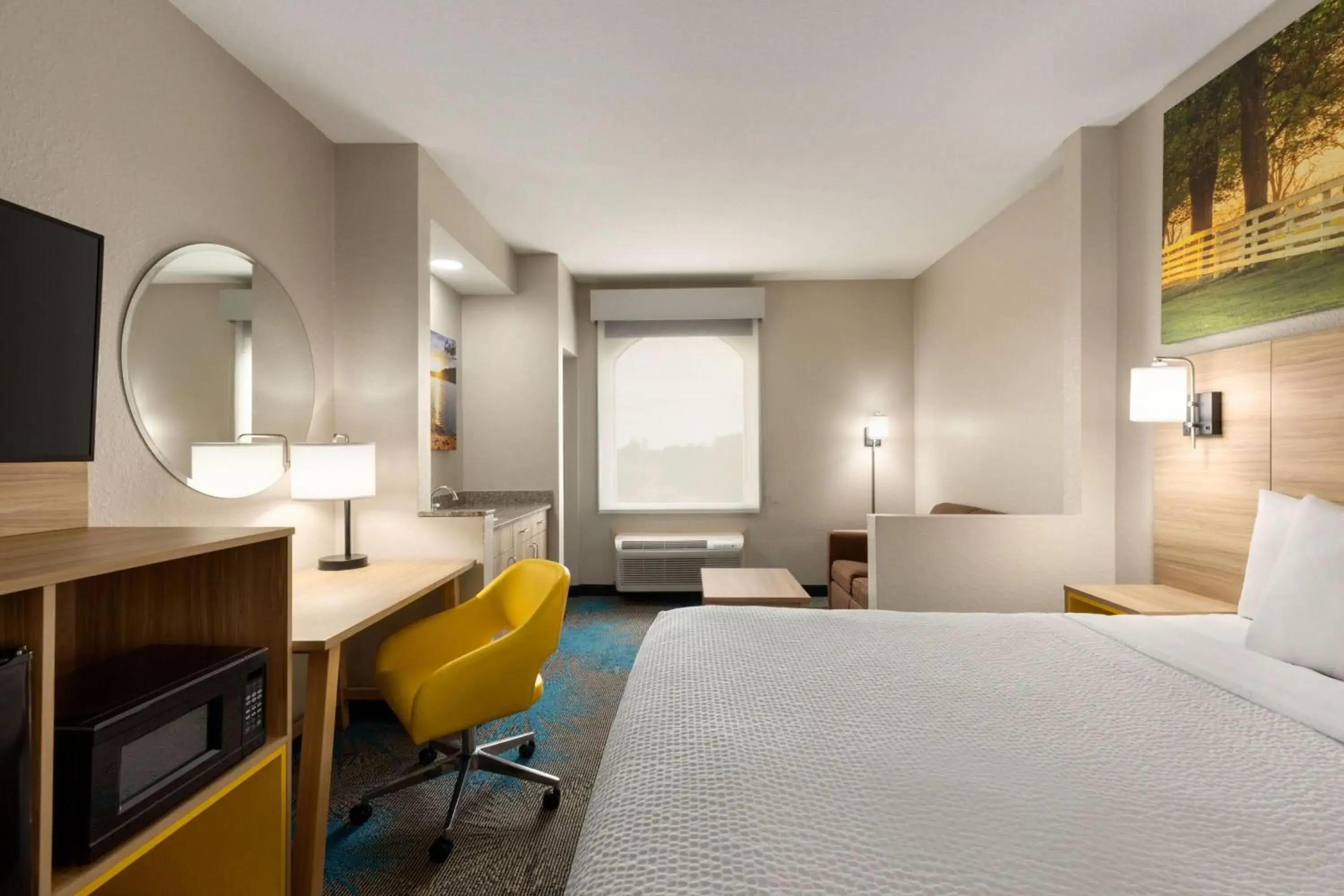 King Studio - Non-Smoking in Days Inn & Suites by Wyndham Prattville-Montgomery King Studio - Non-Smoking in Days Inn & Suites by Wyndham Prattville-Montgomery