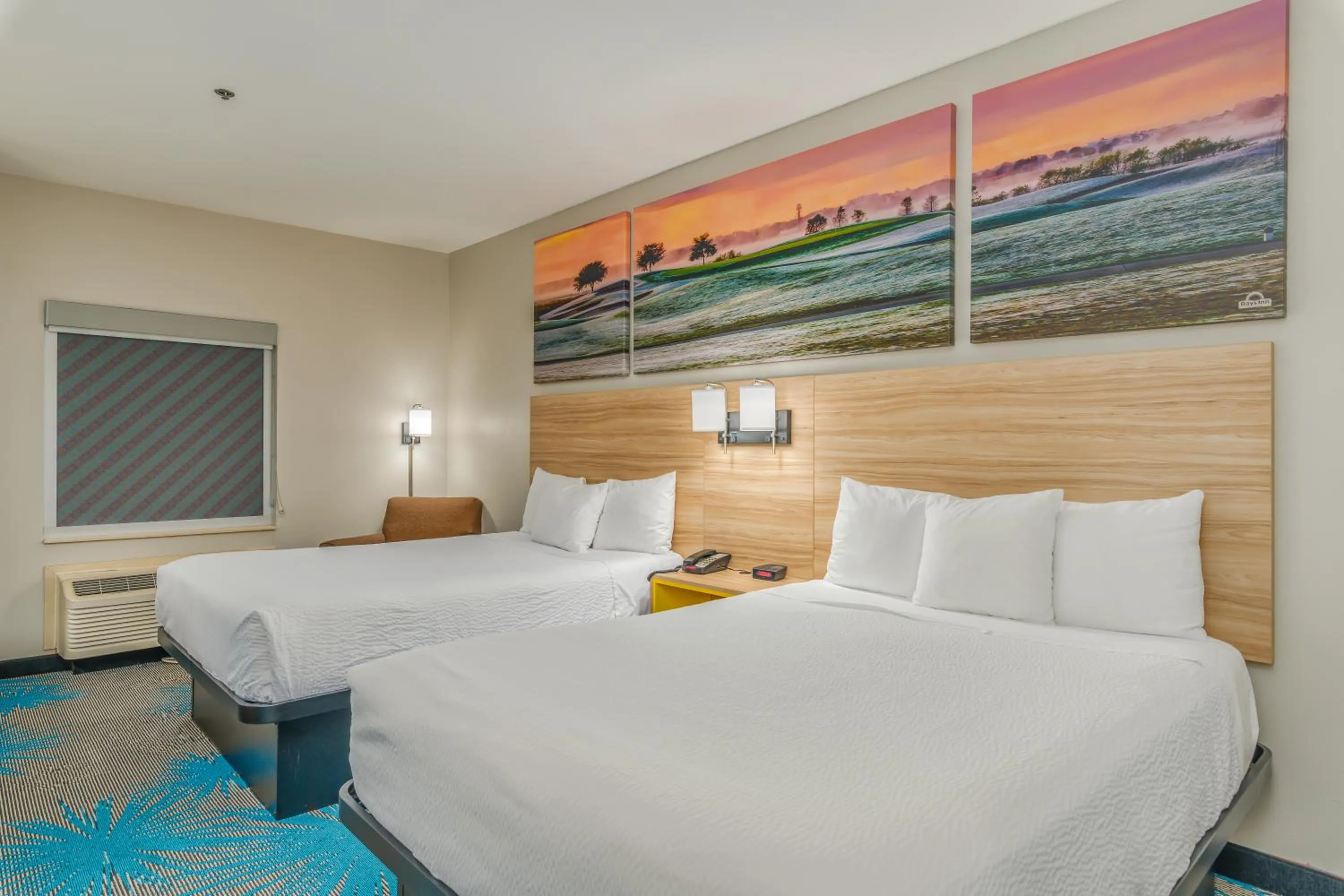 Bedroom, Bed in Days Inn & Suites by Wyndham Prattville-Montgomery