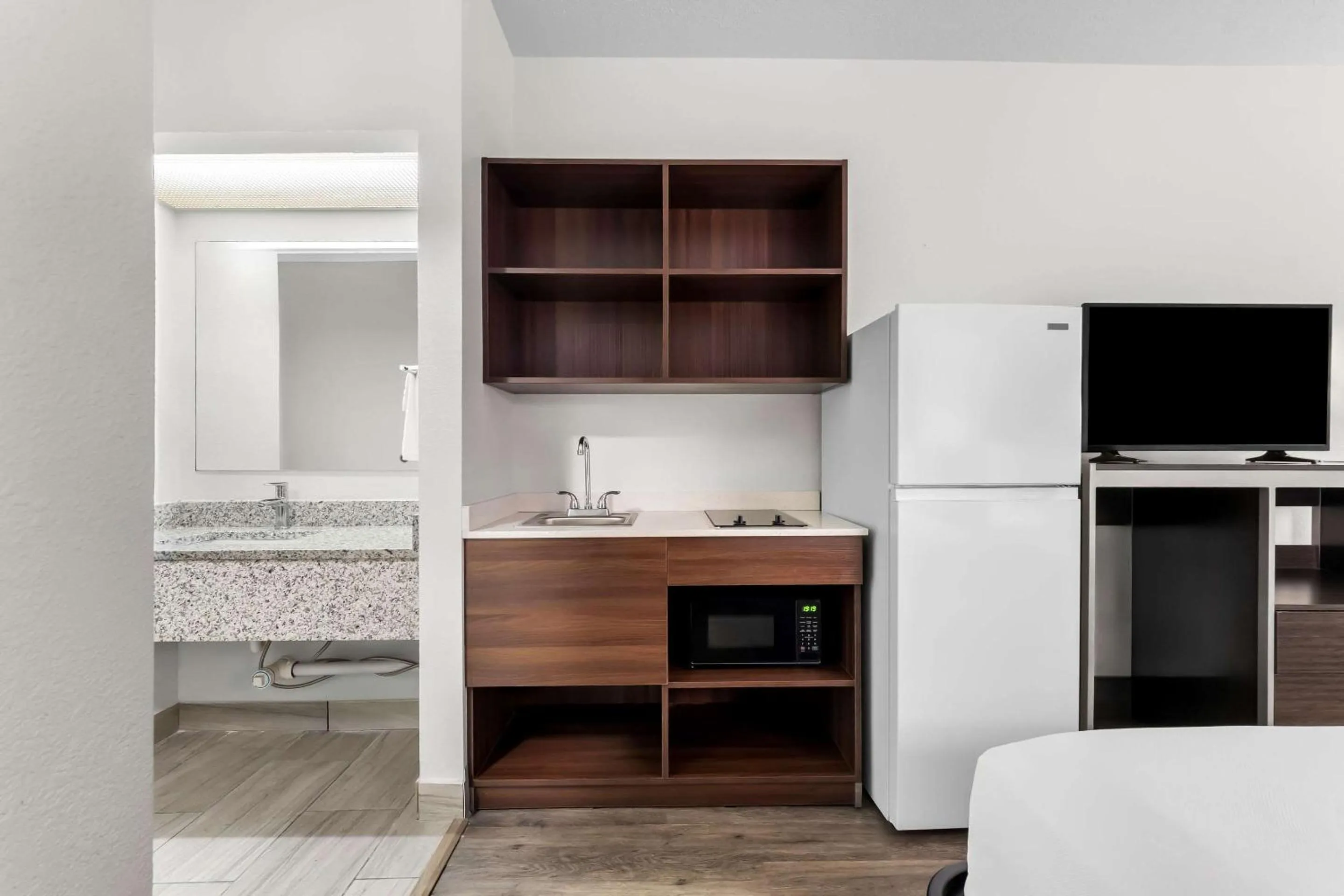 Bedroom in Suburban Studios Chattanooga Northeast - Ooltewah