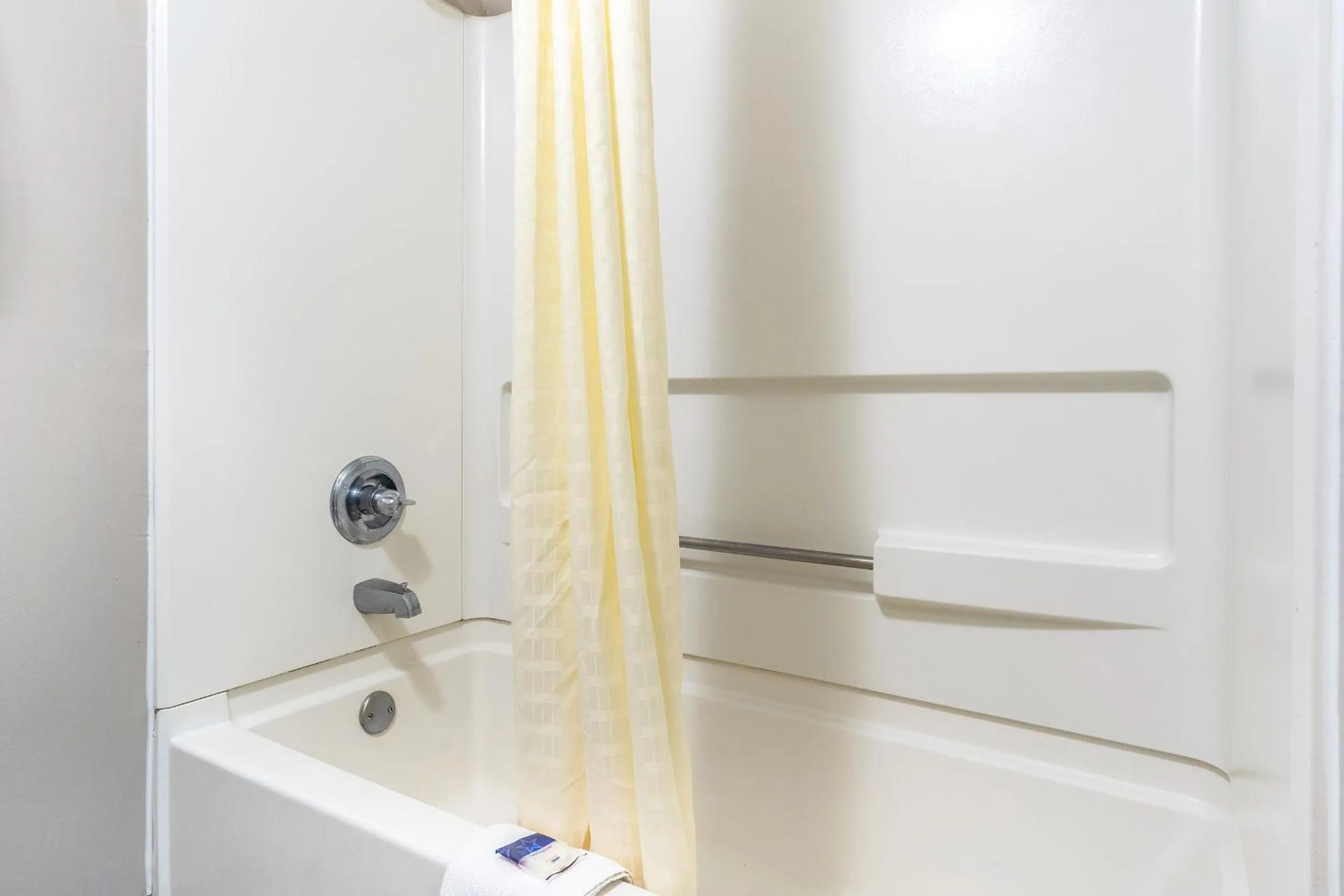 Bathroom in Suburban Studios Chattanooga Northeast - Ooltewah