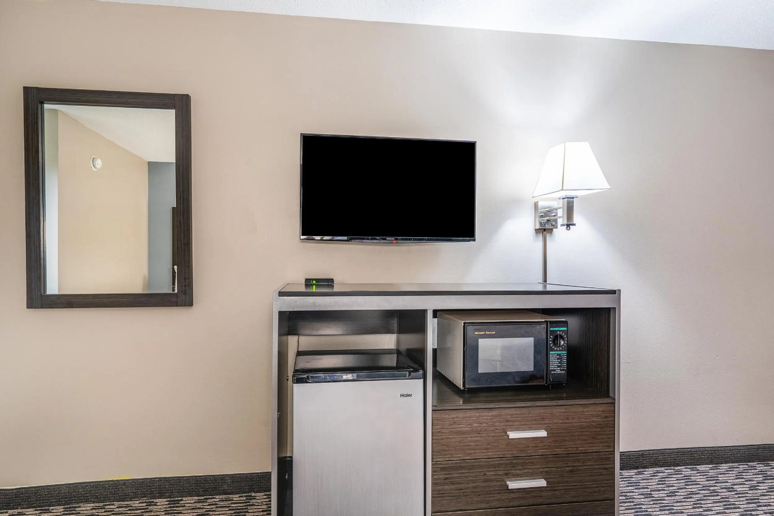 Bedroom in Suburban Studios Chattanooga Northeast - Ooltewah