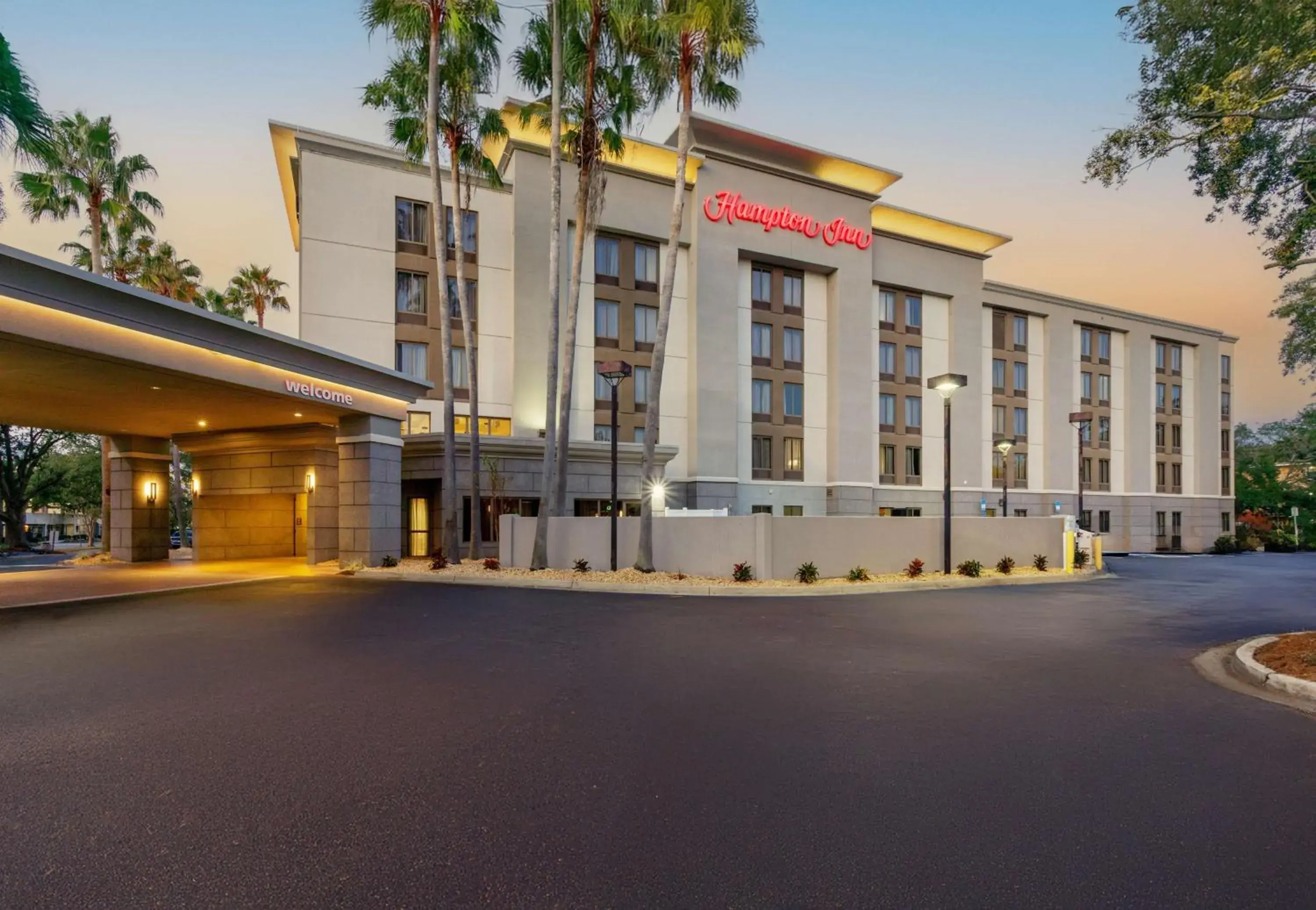 Property building in Hampton Inn Jacksonville - I-95 Central Property building in Hampton Inn Jacksonville - I-95 Central