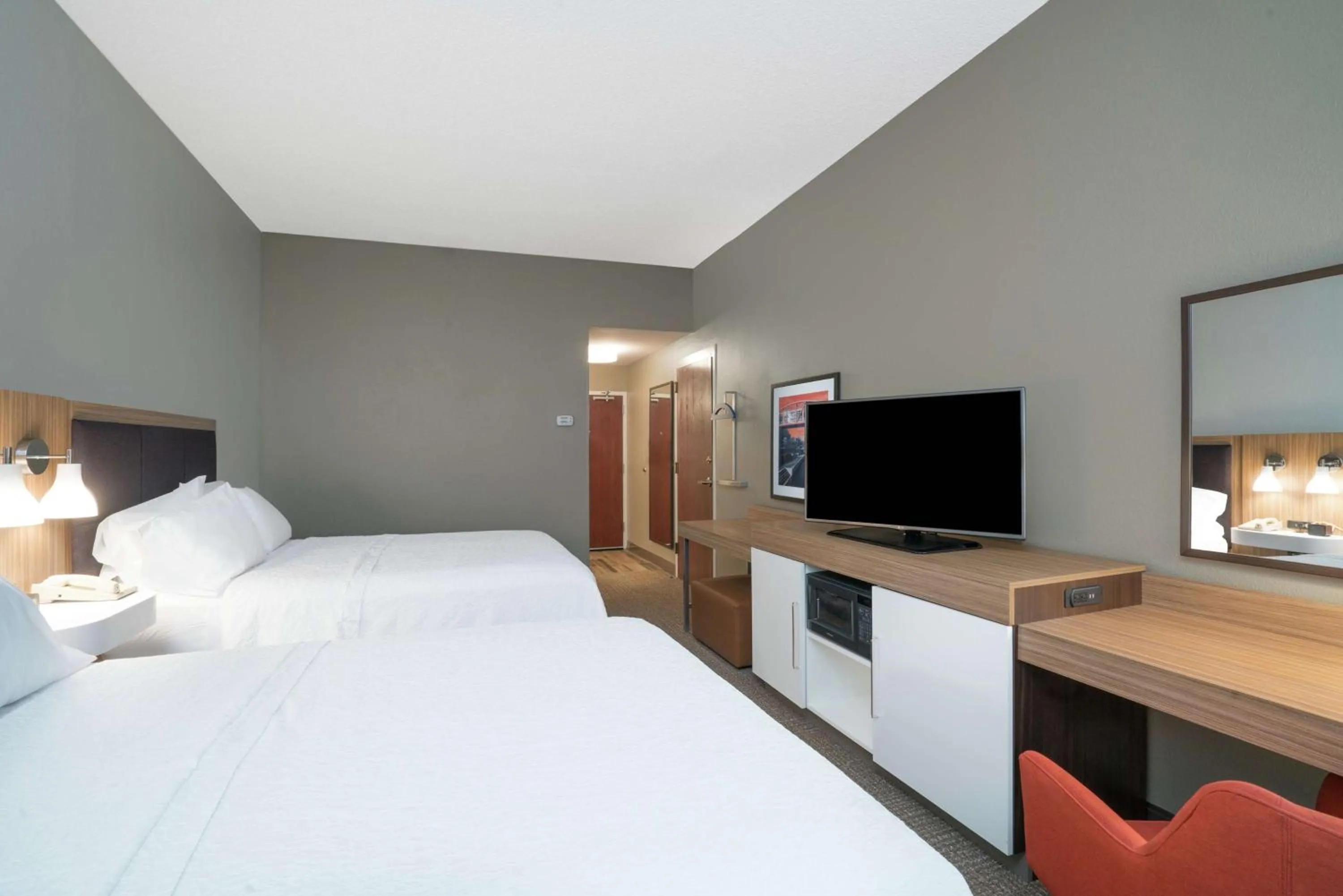 Bedroom, Bed in Hampton Inn Huntsville-Madison