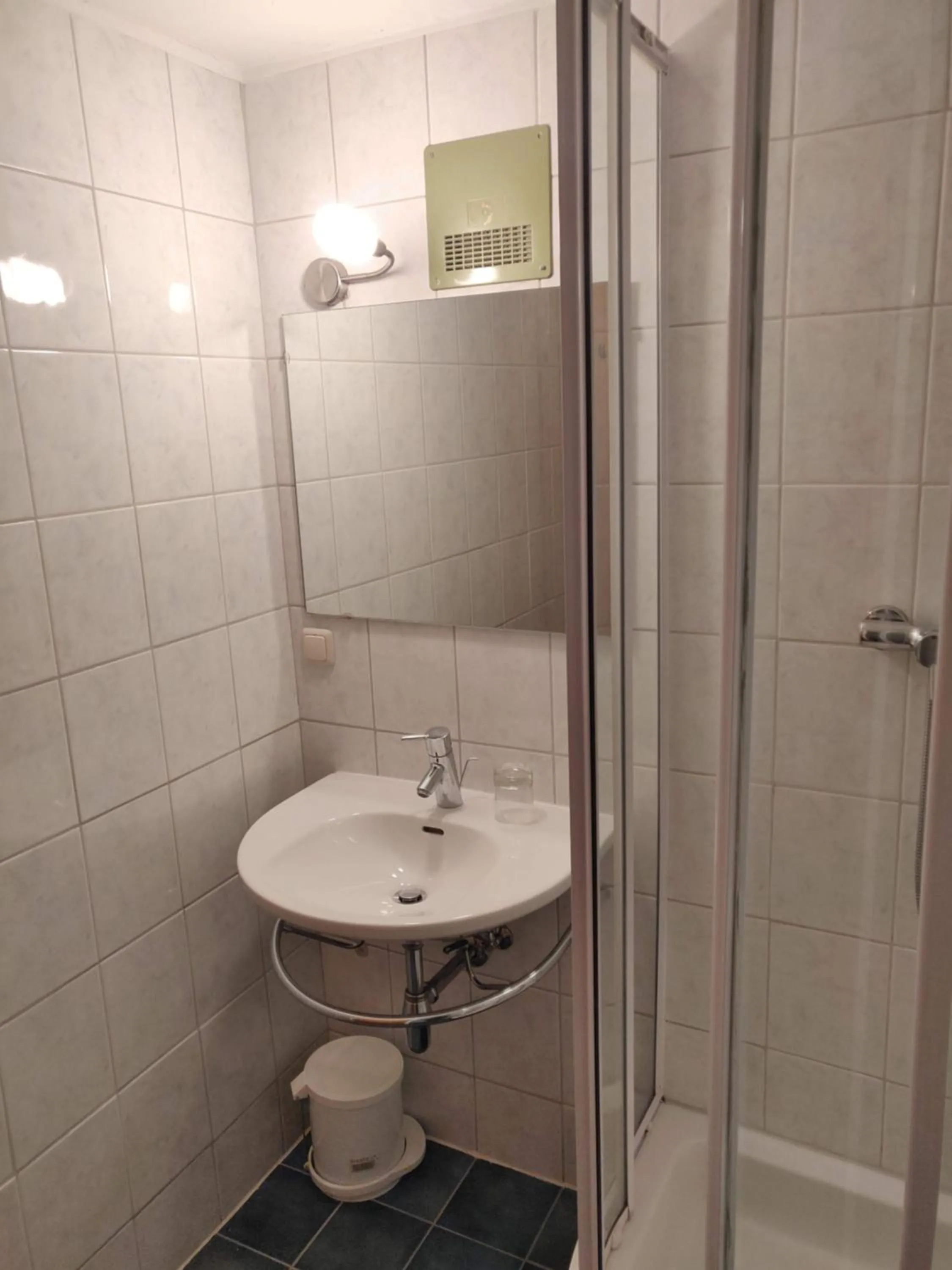 Bathroom in Pension Eder - Joker card included in summer