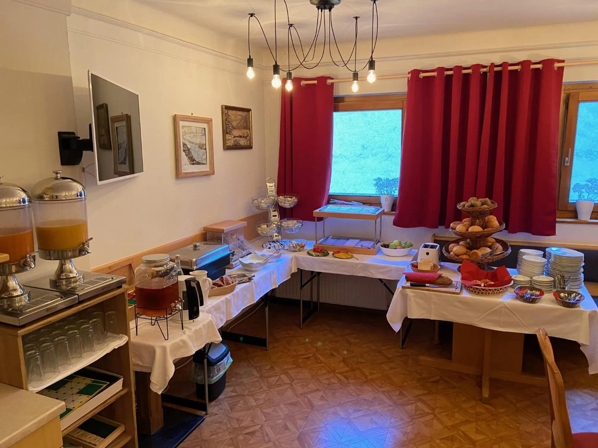 Buffet breakfast in Pension Eder - Joker card included in summer